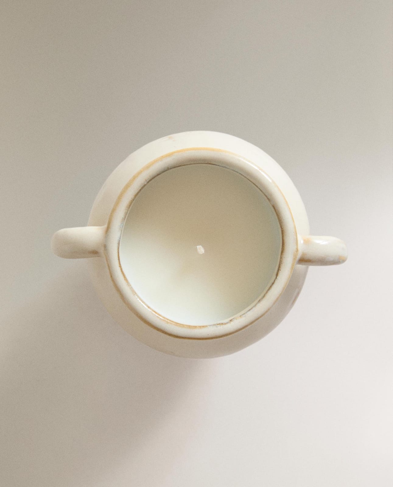 ZARA HOME (170 G) АРОМАТИЧЕСКАЯ СВЕЧА LIGHT COTTON ракурс 4