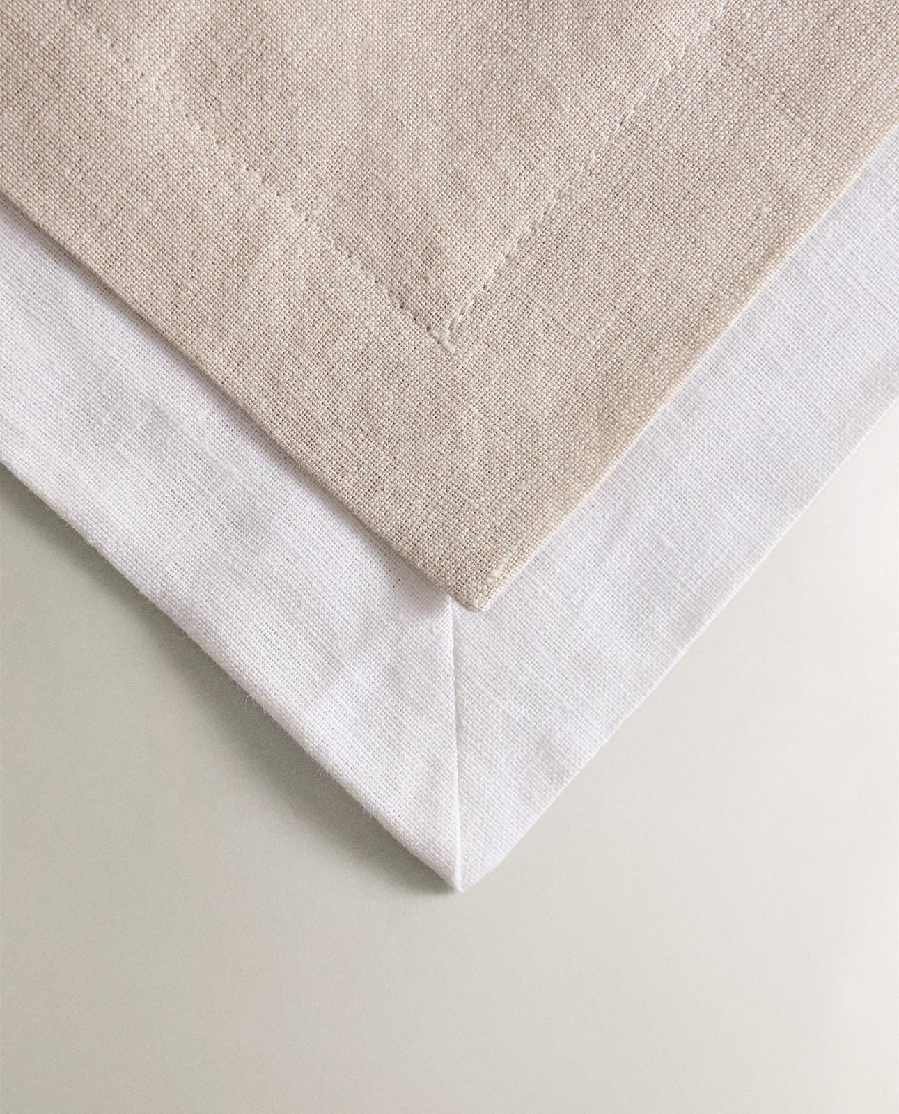 ZARA HOME ДВУХСЛОЙНАЯ ЛЬНЯНАЯ СКАТЕРТЬ-ДОРОЖКА ракурс 3