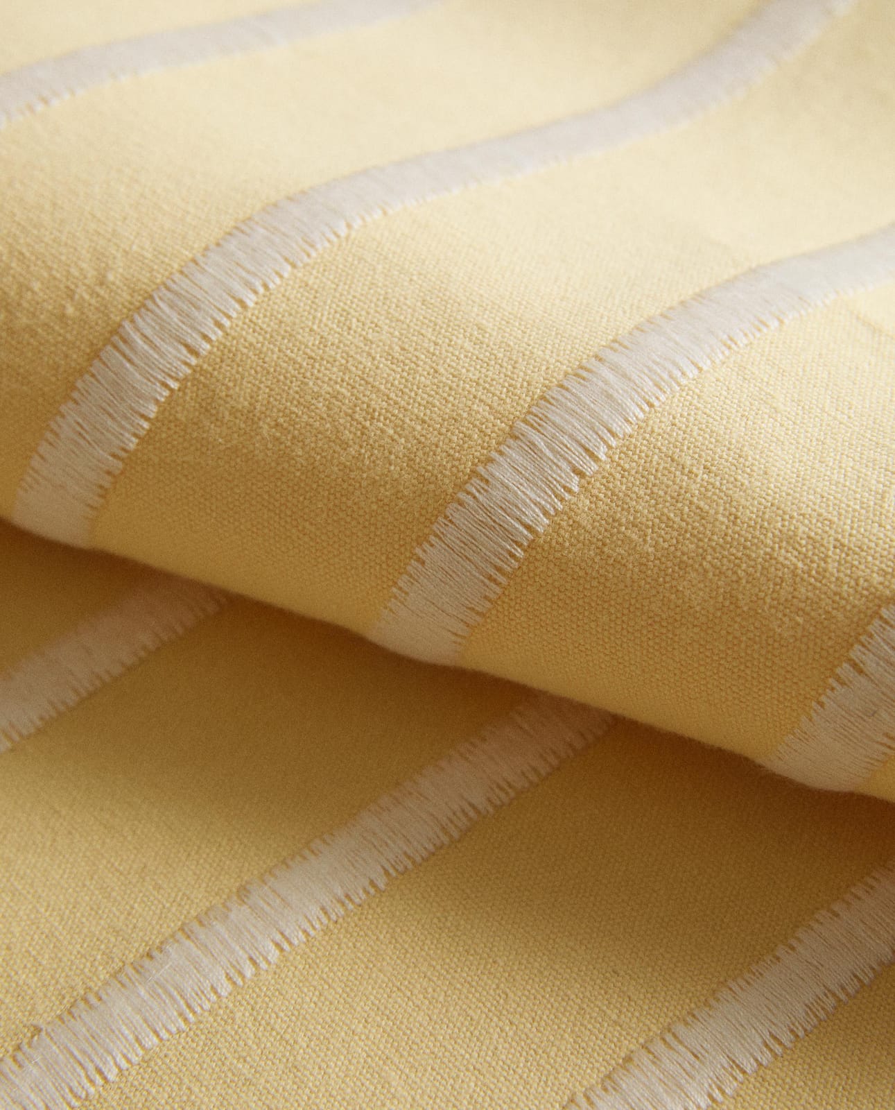 ZARA HOME Дорожка столовая с вышитыми полосками ракурс 2