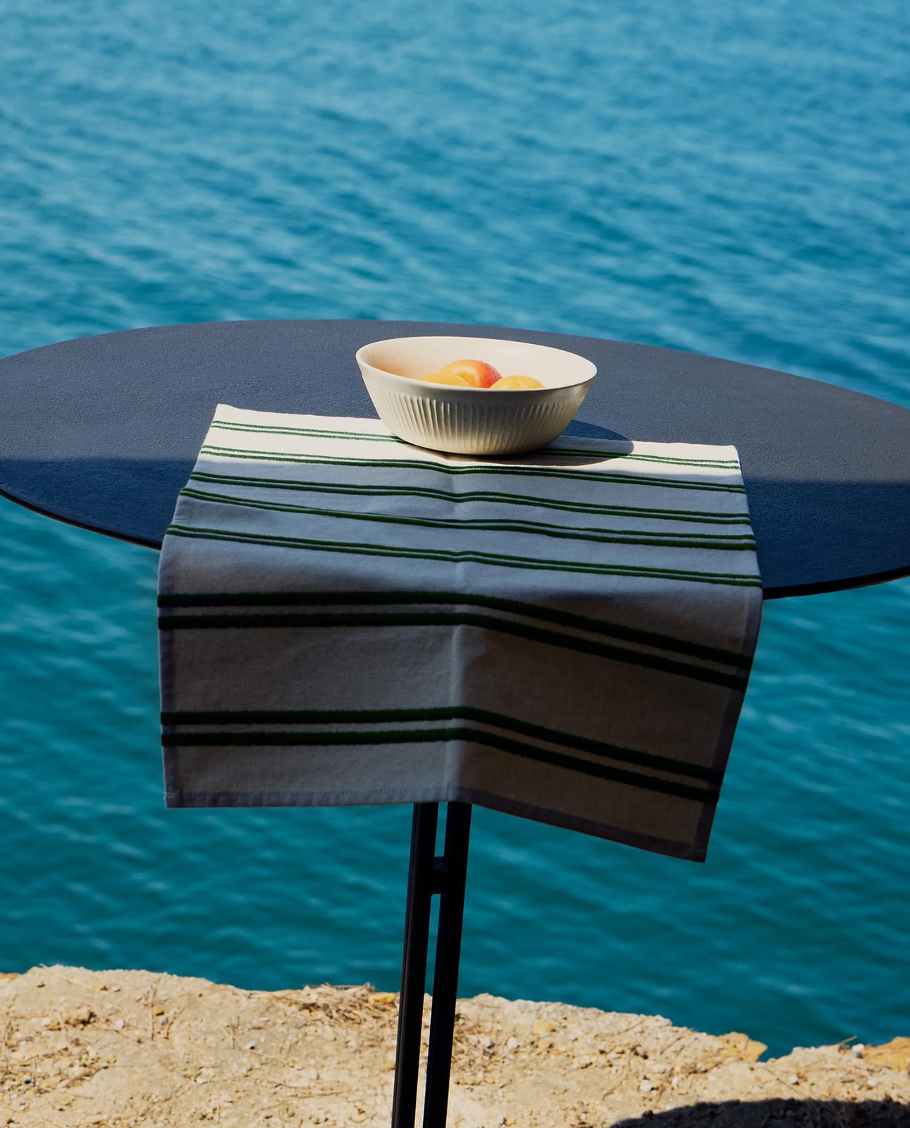 ZARA HOME Подкладка под тарелку с вышитыми полосками ракурс 6