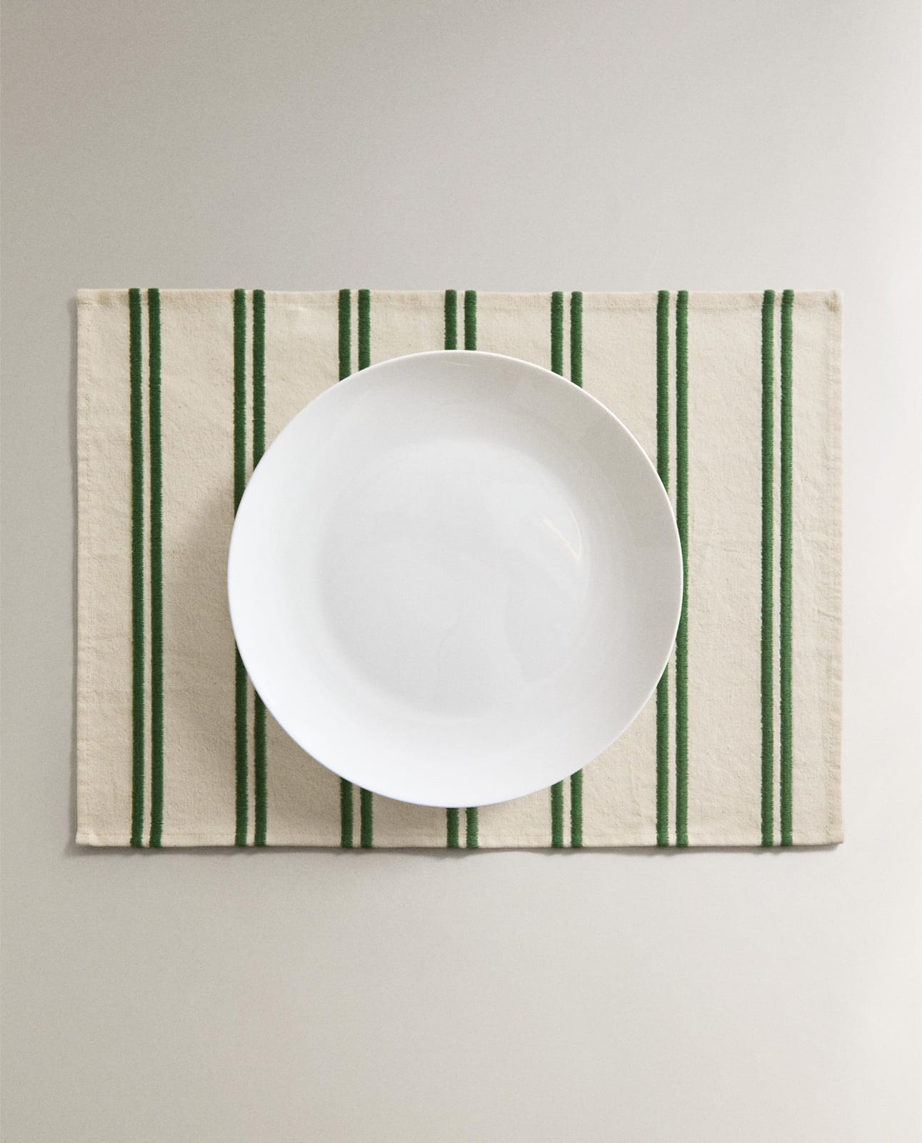 ZARA HOME Подкладка под тарелку с вышитыми полосками ракурс 3