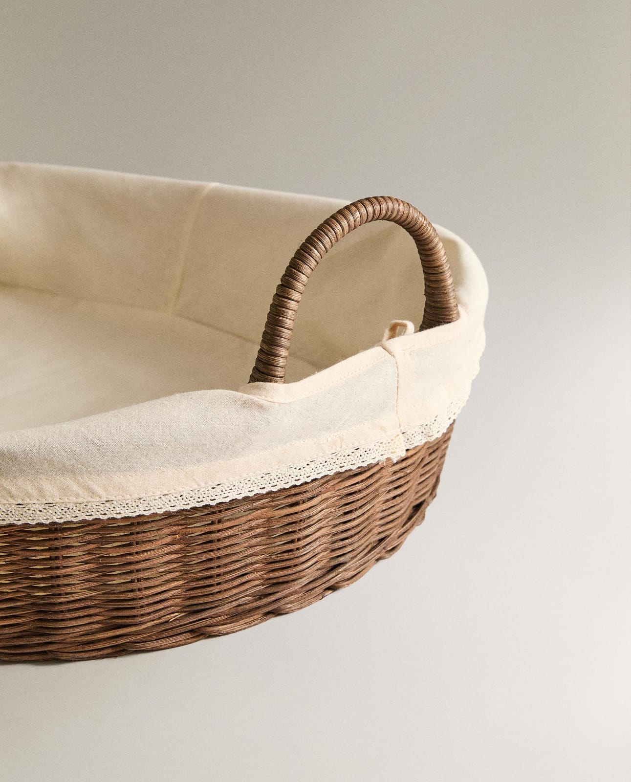 ZARA HOME КОРЗИНА ПЕЛЕНАЛЬНЫЙ СТОЛИК ИЗ РОТАНГА ракурс 4