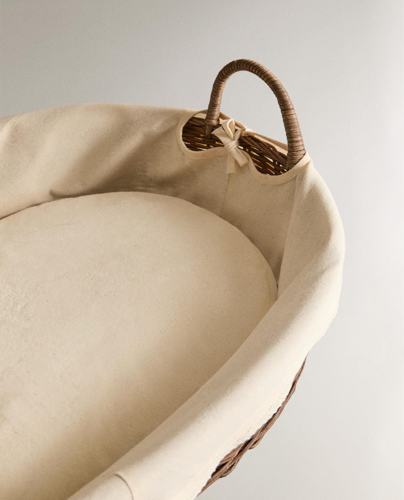 ZARA HOME КОРЗИНА ПЕЛЕНАЛЬНЫЙ СТОЛИК ИЗ РОТАНГА ракурс 7