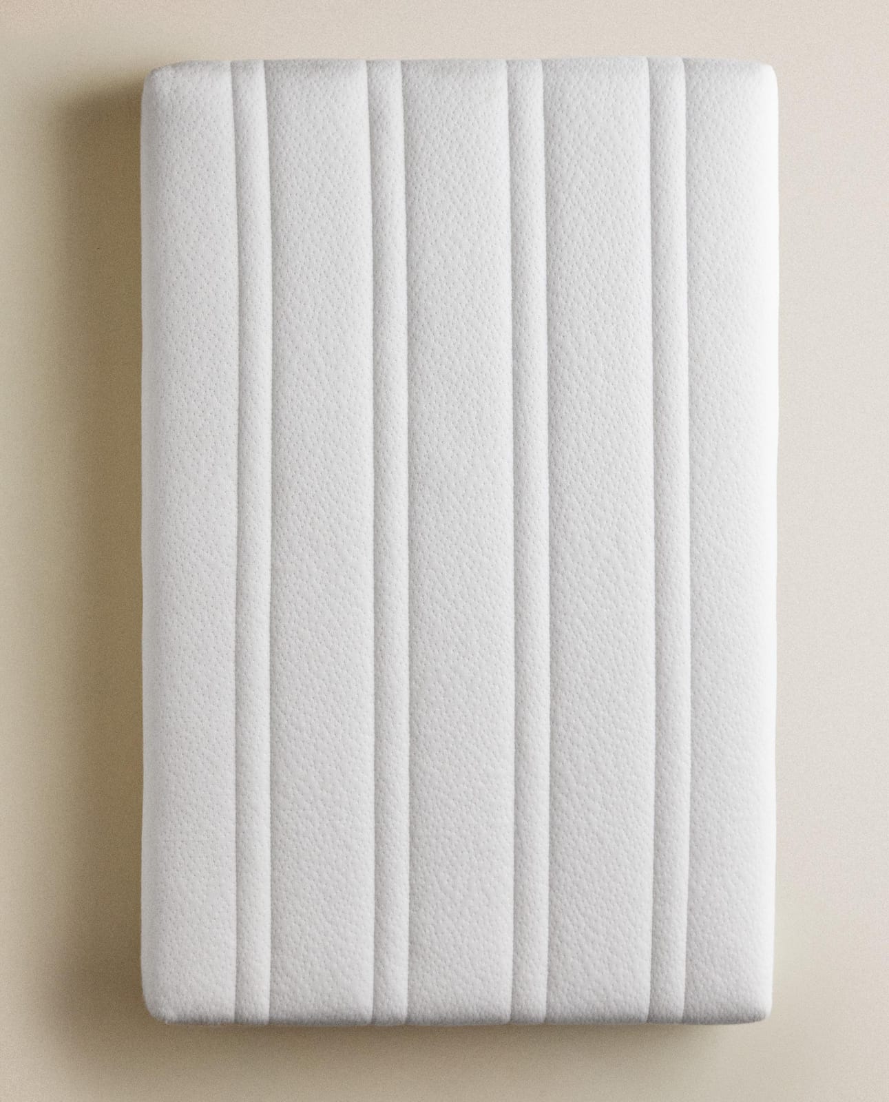 ZARA HOME КЛАССИЧЕСКИЙ МАТРАС ДЛЯ ДЕРЕВЯННОЙ КРОВАТКИ ракурс 5