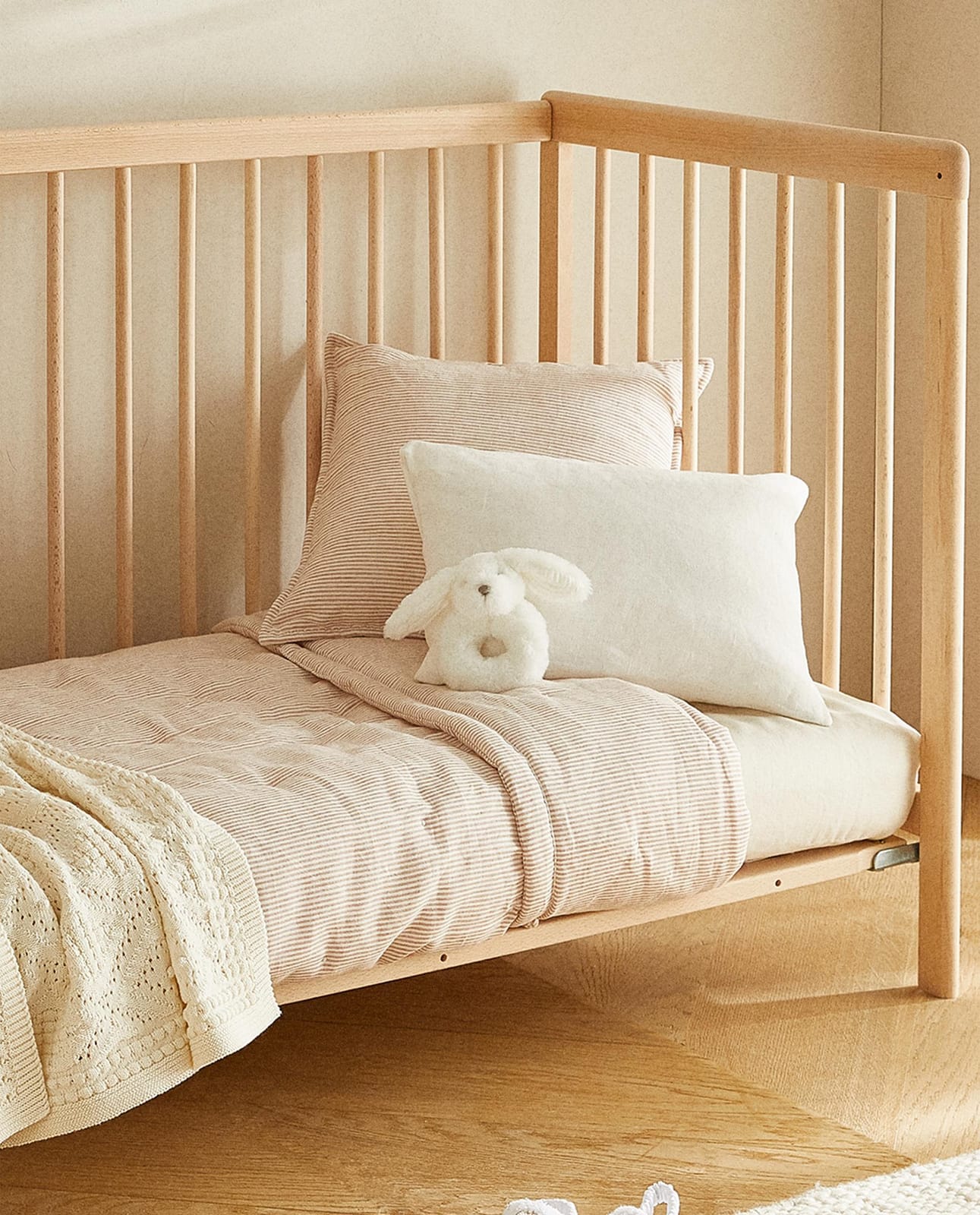 ZARA HOME КЛАССИЧЕСКАЯ ДЕРЕВЯННАЯ КРОВАТКА ракурс 7