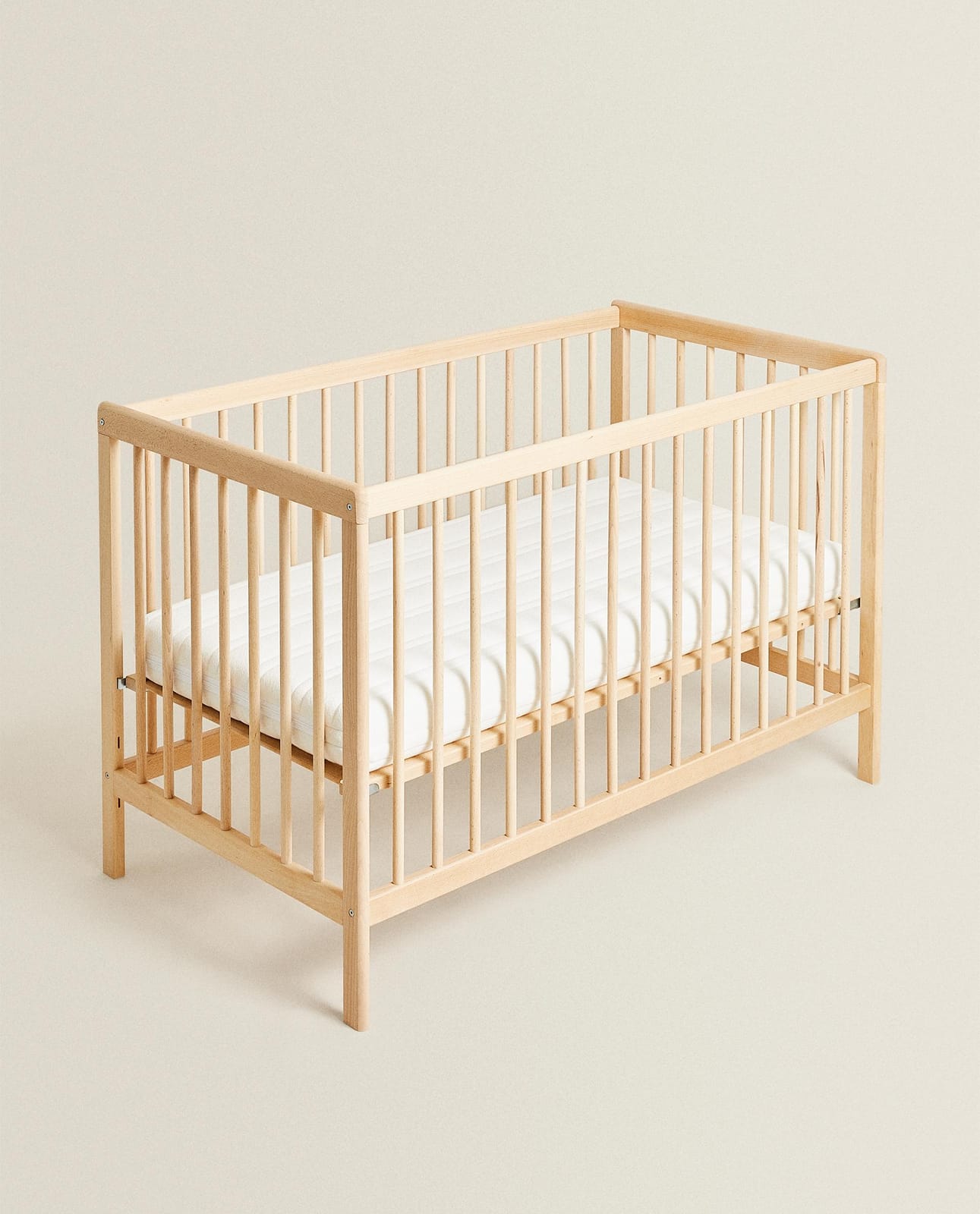 ZARA HOME КЛАССИЧЕСКАЯ ДЕРЕВЯННАЯ КРОВАТКА ракурс 6