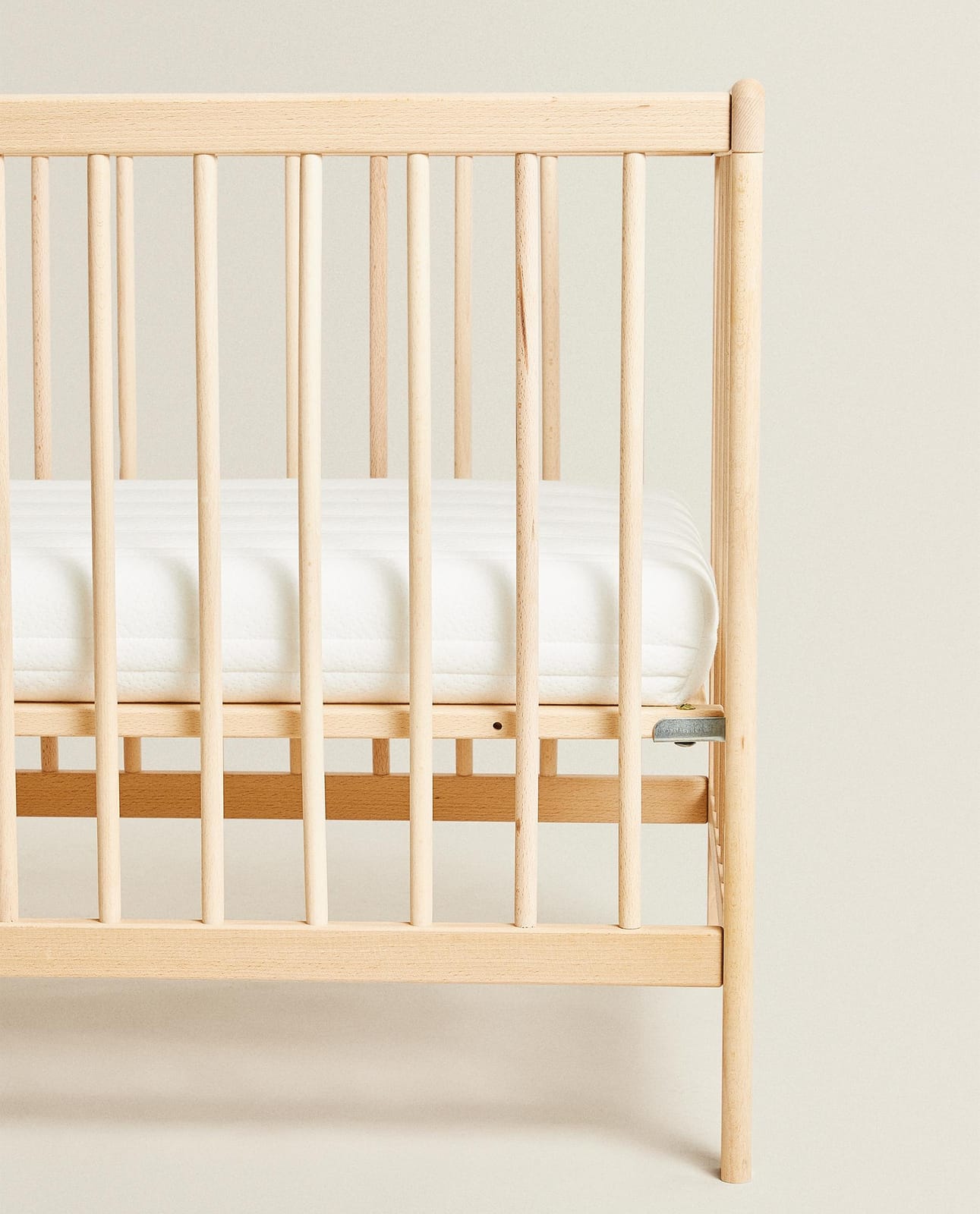 ZARA HOME КЛАССИЧЕСКАЯ ДЕРЕВЯННАЯ КРОВАТКА ракурс 2