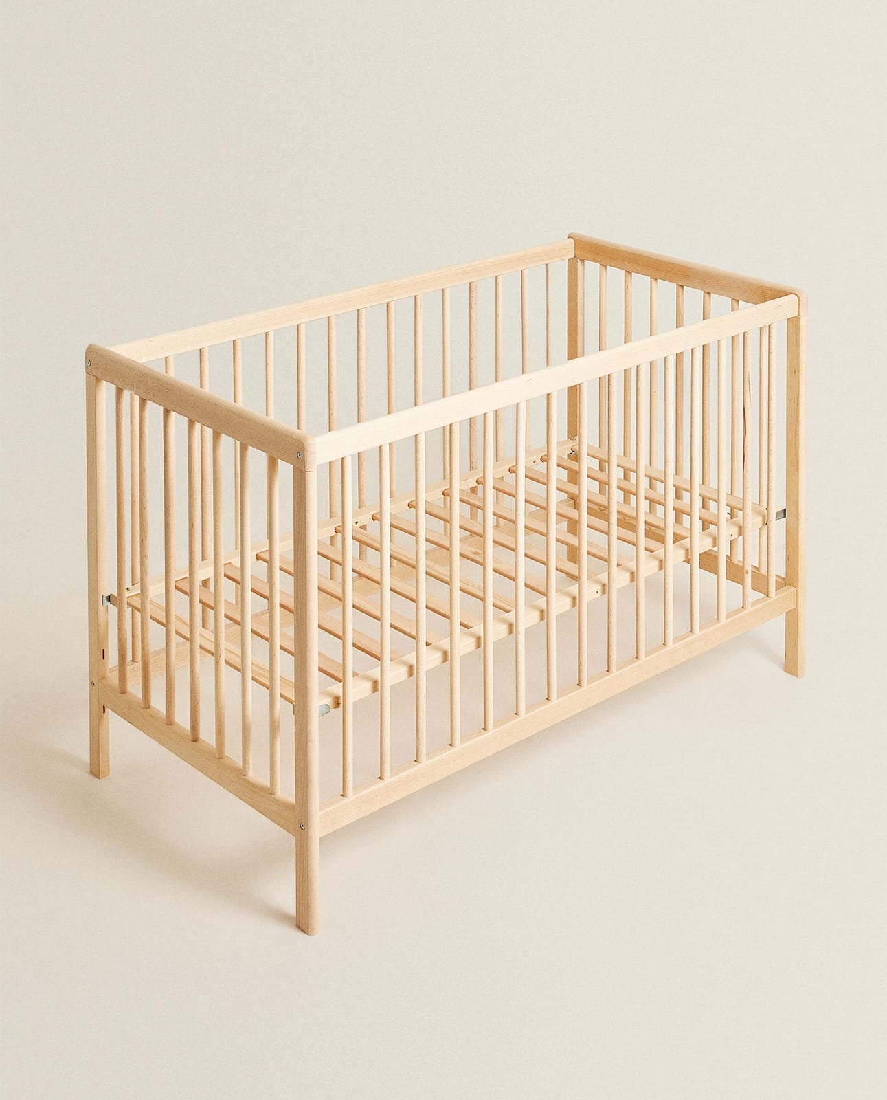 ZARA HOME КЛАССИЧЕСКАЯ ДЕРЕВЯННАЯ КРОВАТКА ракурс 9