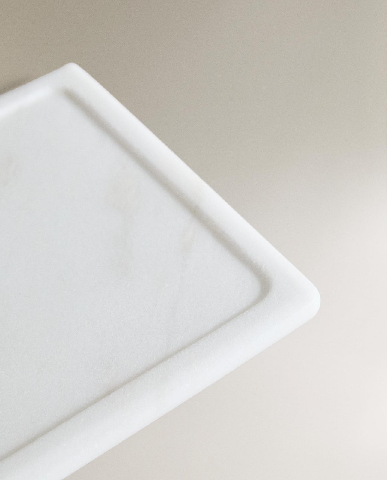 ZARA HOME Ванный поднос из белого мрамора ракурс 4