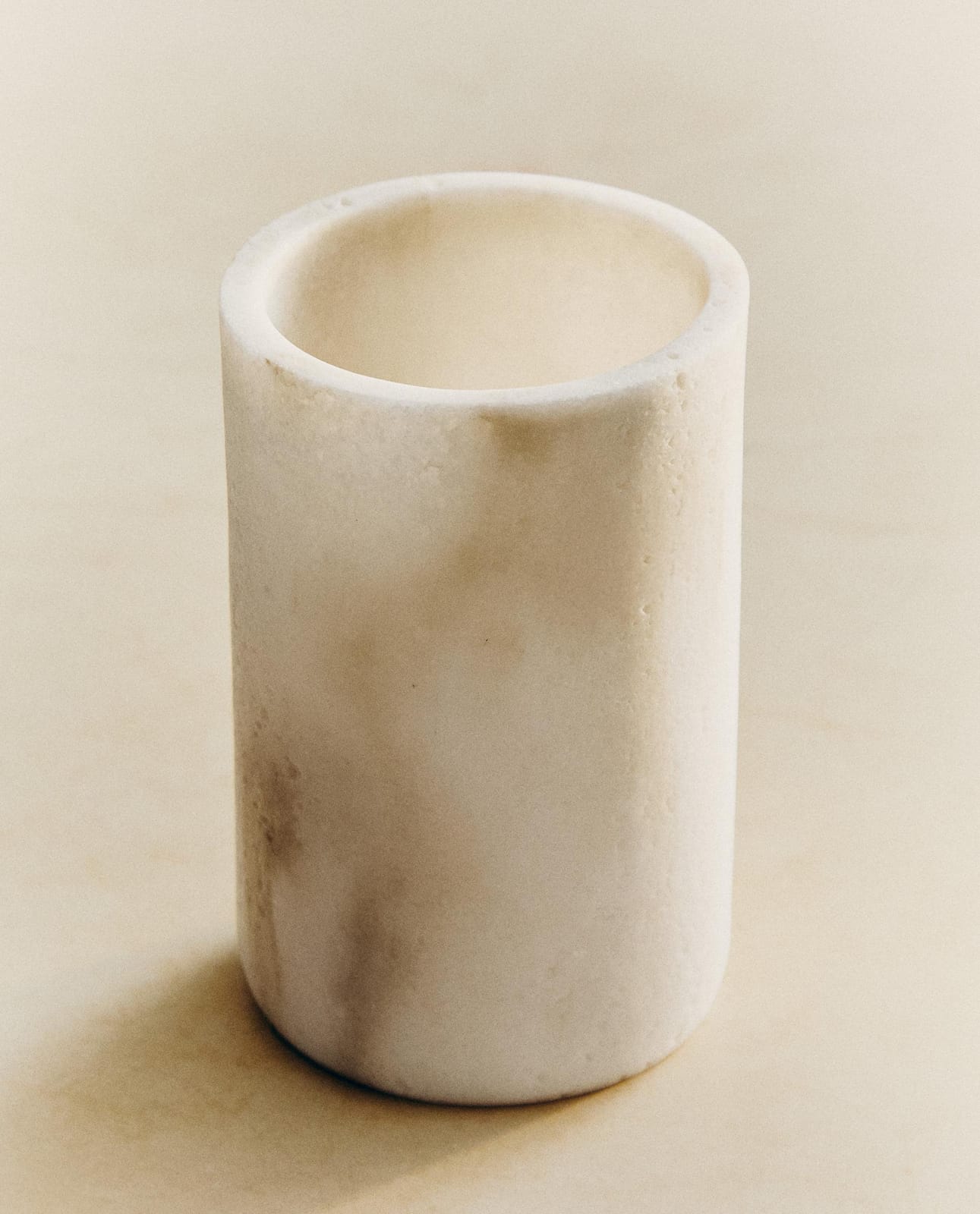 ZARA HOME КУБОК ДЛЯ ЗУБНЫХ ЩЕТОК С ЭФФЕКТОМ МРАМОРА ракурс 7