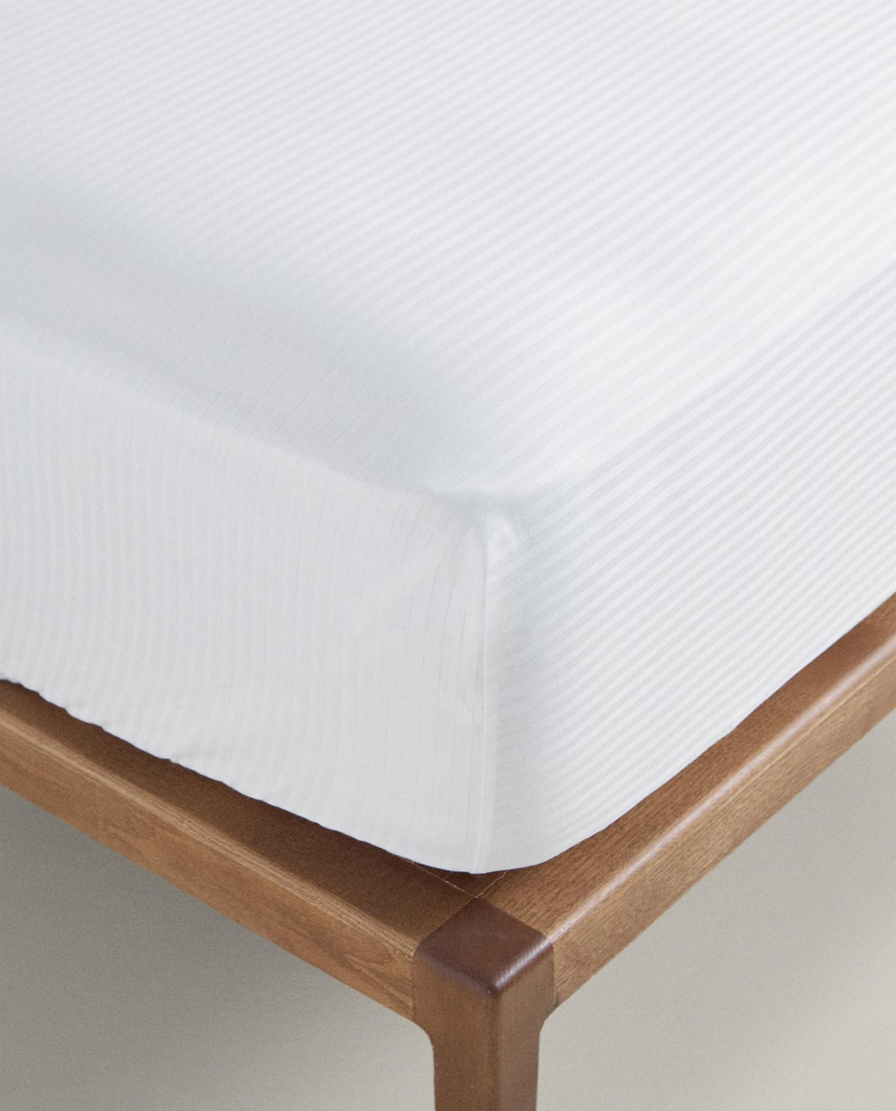 ZARA HOME ХЛОПКОВЫЙ НАМАТРАСНИК В ПОЛОСКУ ракурс 3
