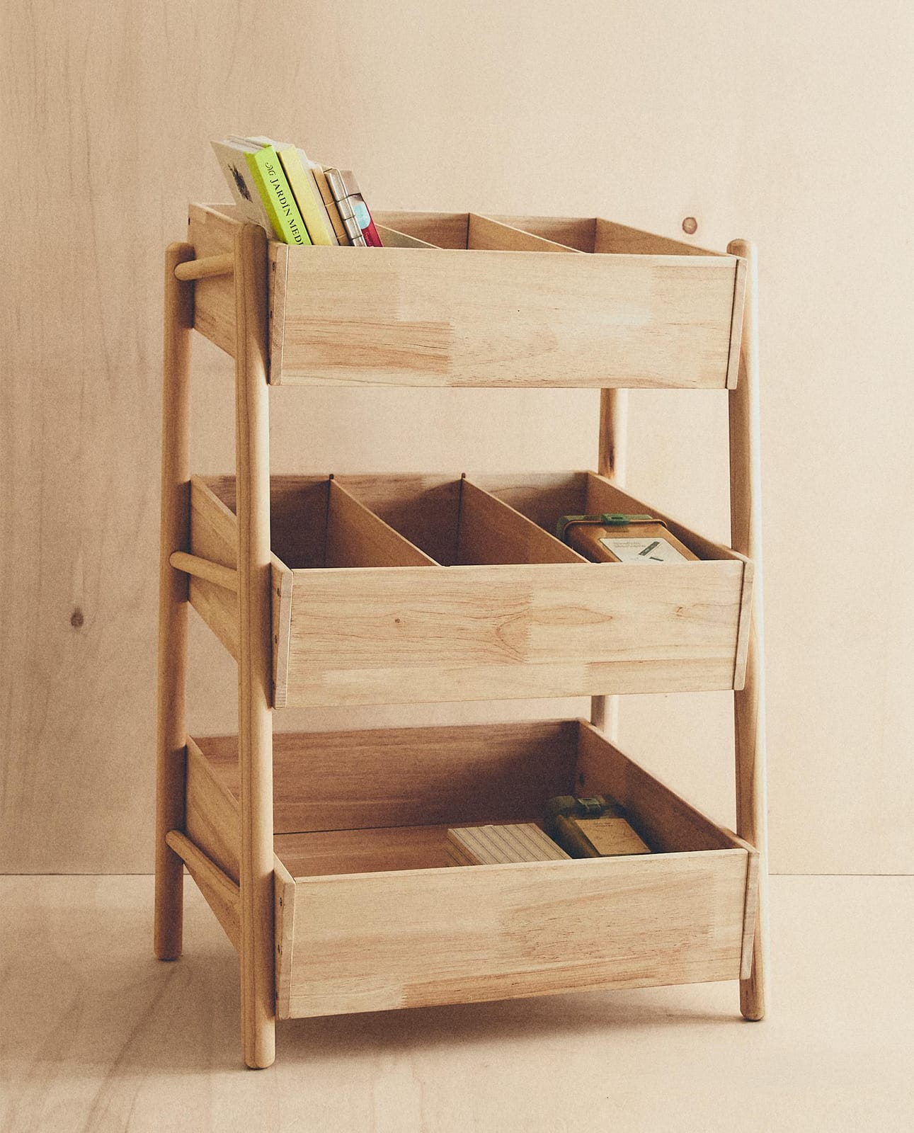 ZARA HOME ДЕТСКАЯ ПОЛКА С ПОЛКАМИ ракурс 3