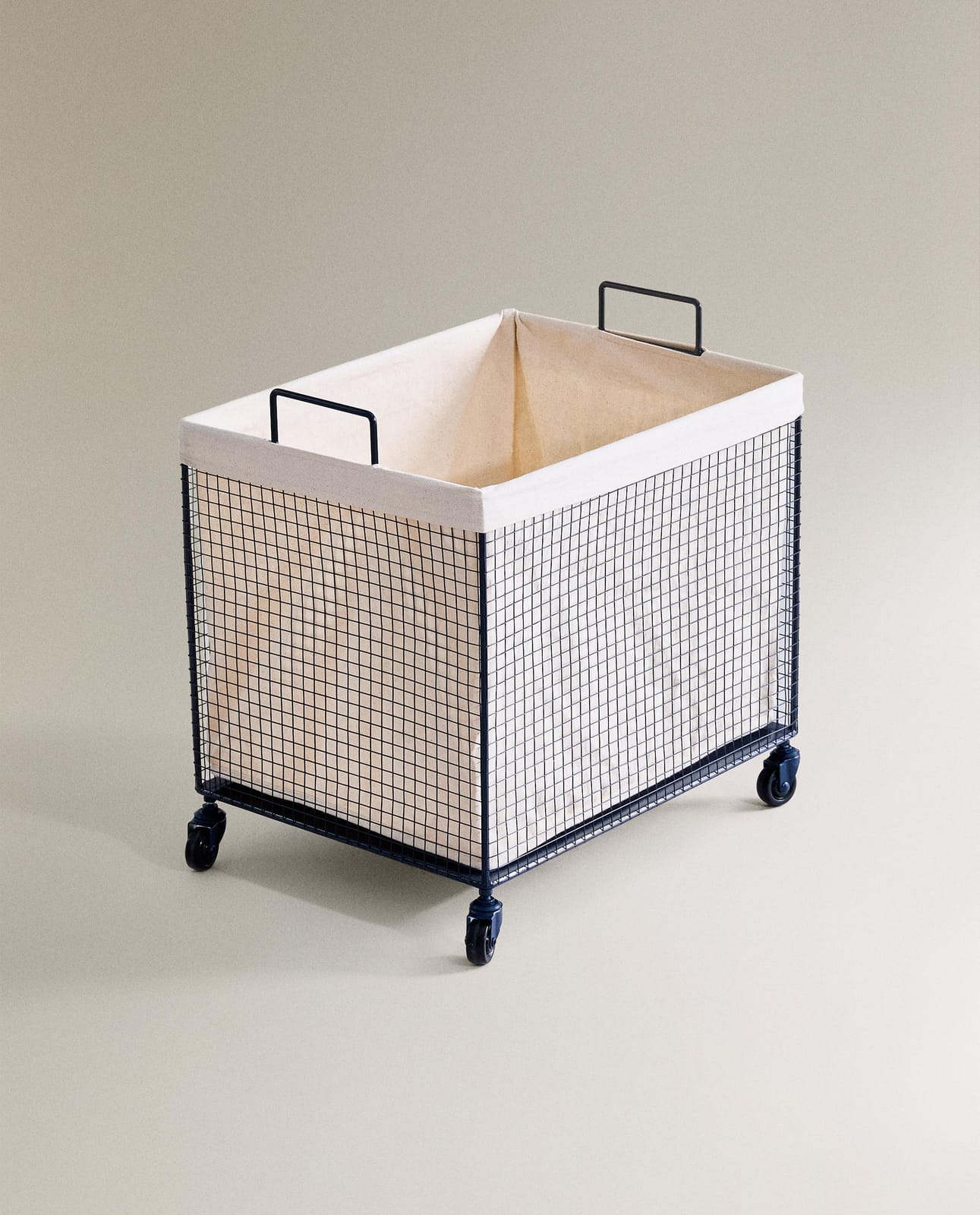 ZARA HOME МЕТАЛЛИЧЕСКАЯ ДЕТСКАЯ КОРЗИНА НА КОЛЁСИКАХ ракурс 5