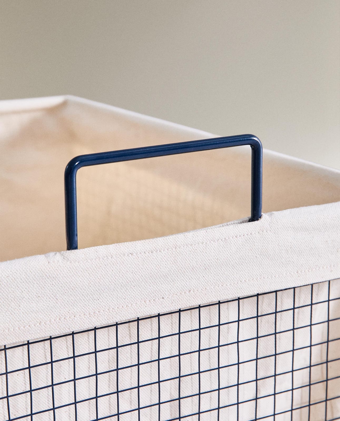 ZARA HOME МЕТАЛЛИЧЕСКАЯ ДЕТСКАЯ КОРЗИНА НА КОЛЁСИКАХ ракурс 6