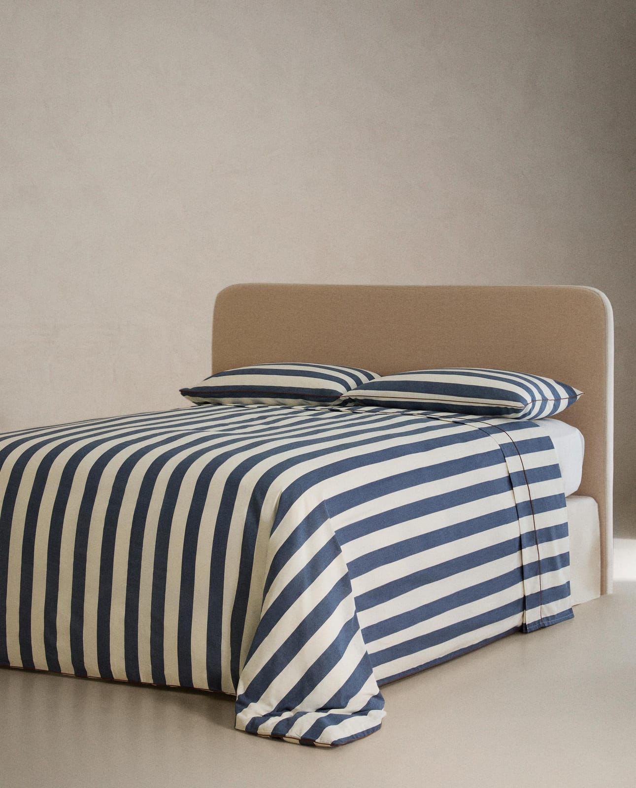ZARA HOME ПОДУШКА НА ОДЕЯЛО ИЗ СТИРАНОГО ХЛОПКА В ПОЛОСКУ ракурс 5