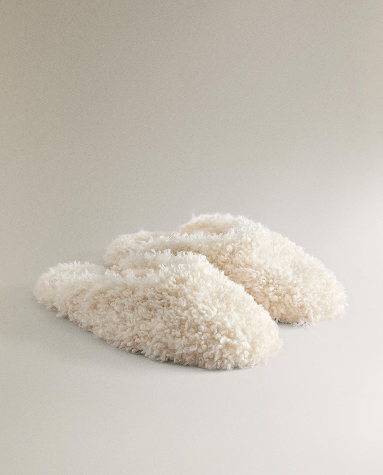 ZARA HOME ТАПОЧКИ С ЭФФЕКТОМ БАРАНКА С ОТКРЫТОЙ ПЯТКОЙ ракурс 7