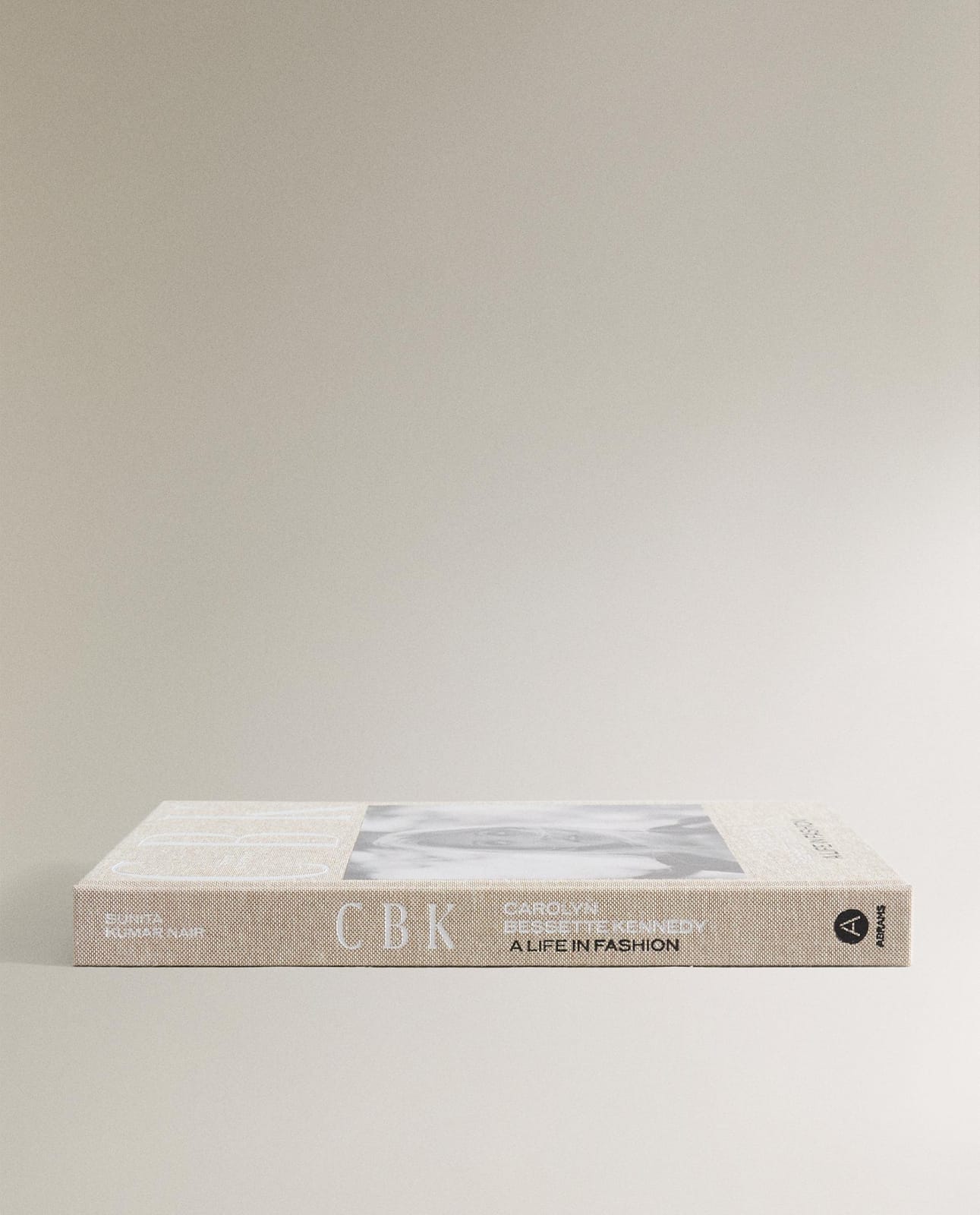 ZARA HOME КНИГА «CAROLYN BESSETTE KENNEDY» (АНГЛИЙСКИЙ) ракурс 6
