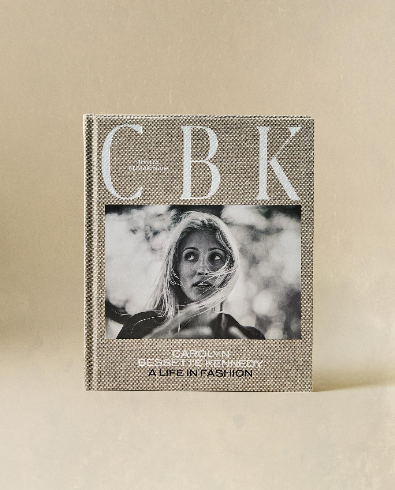 ZARA HOME КНИГА «CAROLYN BESSETTE KENNEDY» (АНГЛИЙСКИЙ) ракурс 10
