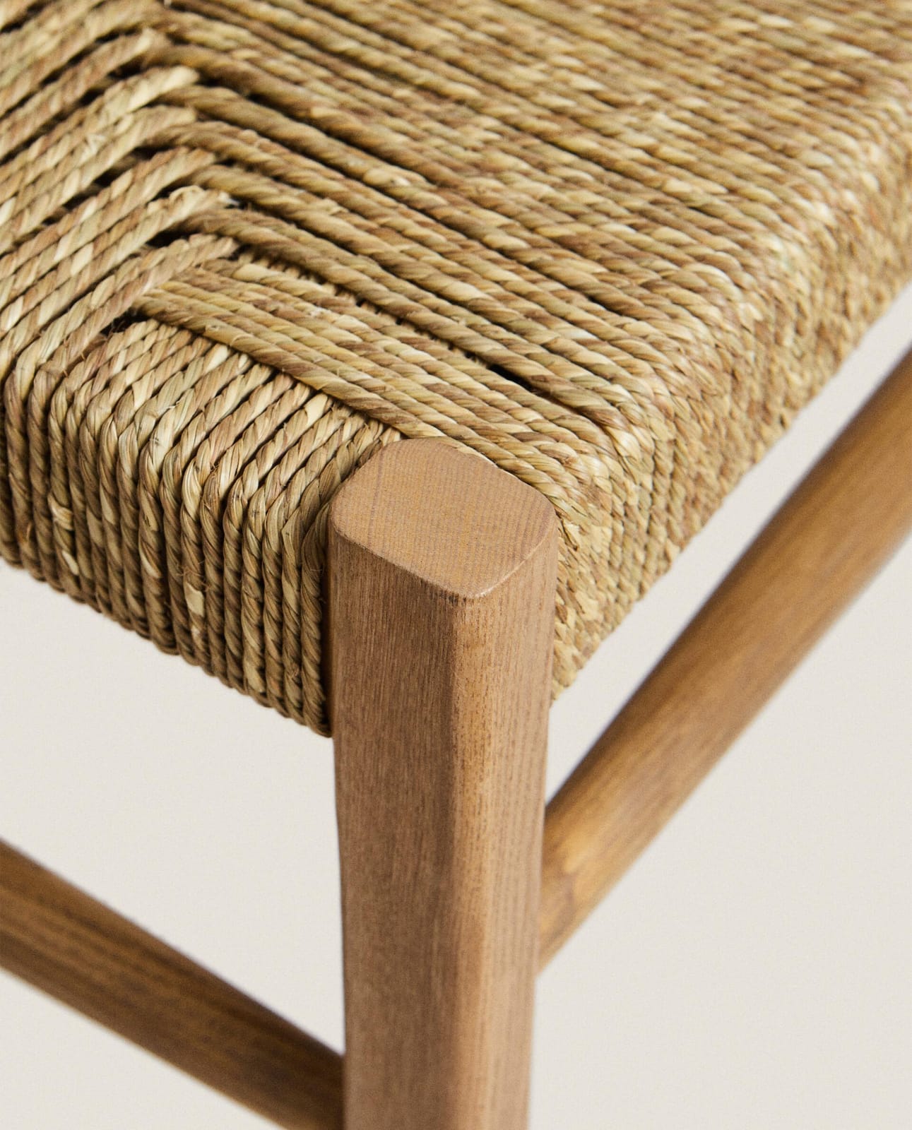 ZARA HOME KRZESŁO DREWNO JESIONOWE ракурс 3