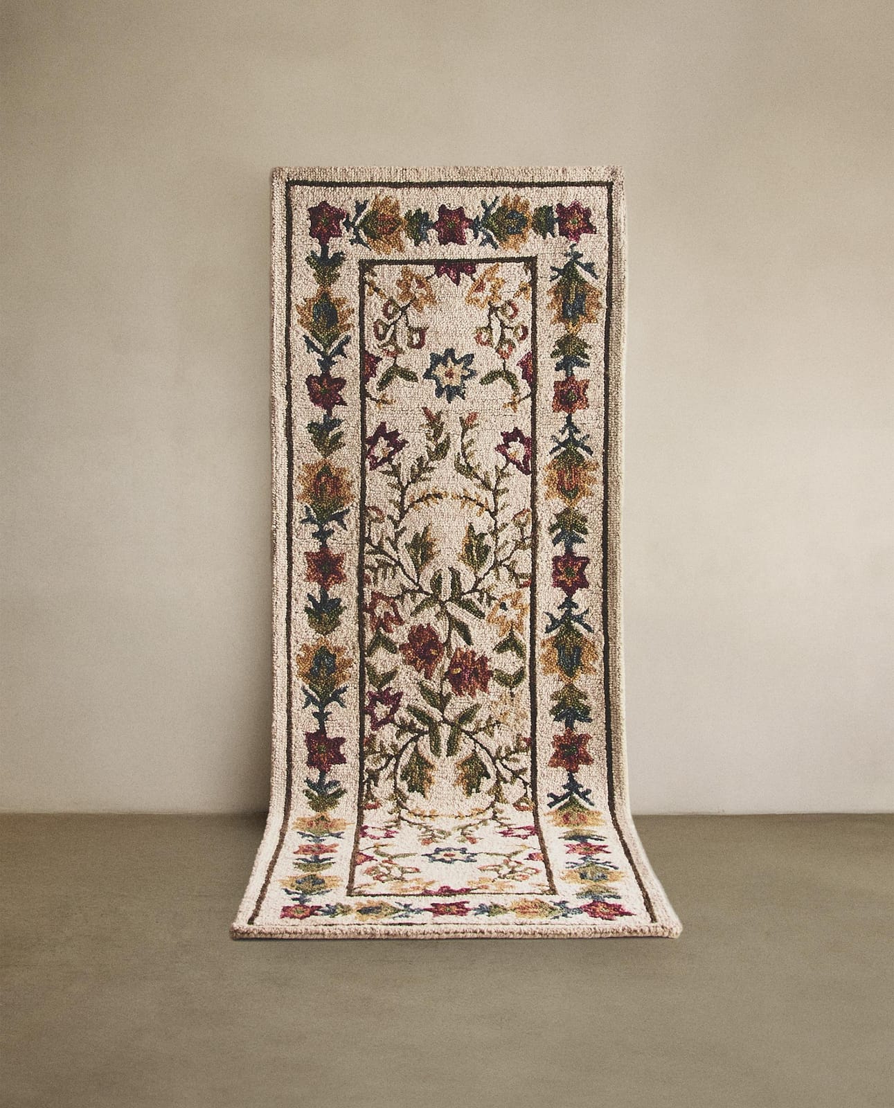 ZARA HOME ШЕРСТЯНОЙ КОВЁР В ЦВЕТЫ ракурс 4
