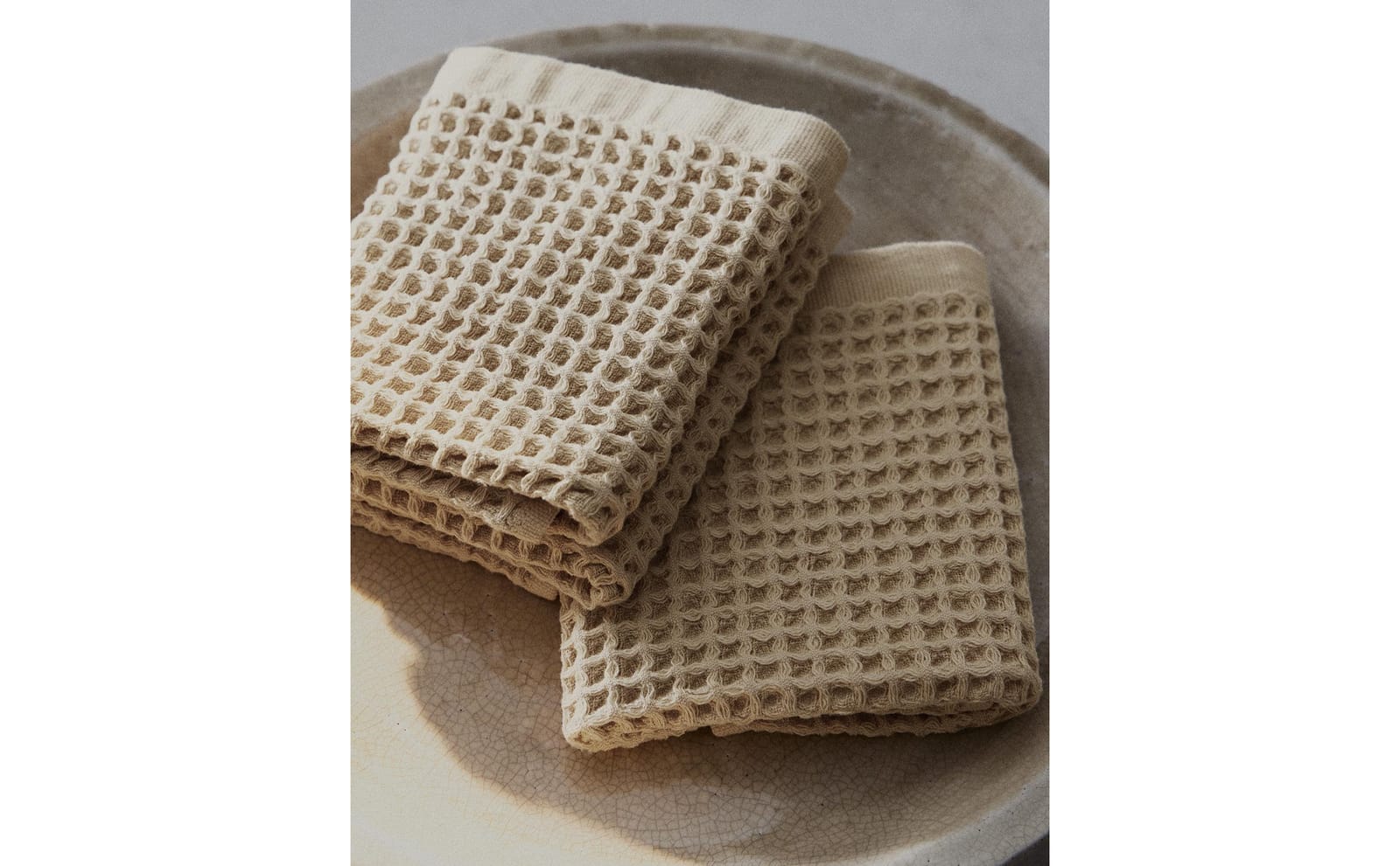 ZARA HOME РУЧНОЕ ПОЛОТЕНЦЕ ИЗ ХЛОПКА С ВАФЕЛЬНОЙ СТРУКТУРОЙ (НАБОР 3 ШТУКИ) ракурс 5