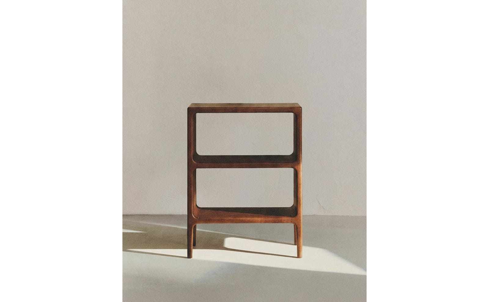 ZARA HOME ОДИНОЧНАЯ ЭТАЖЕРКА ИЗ ТЁМНОГО ДЕРЕВА ракурс 8