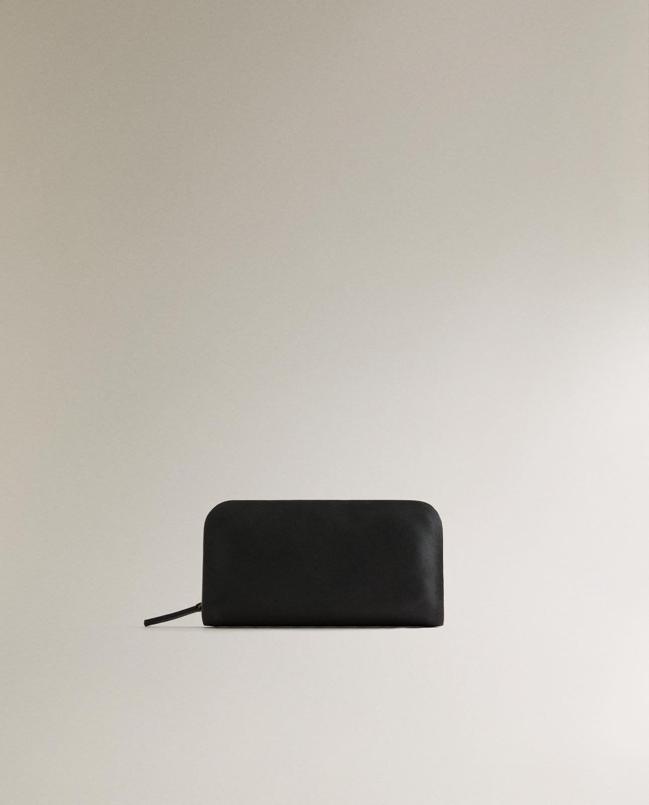 Тапочки ZARA HOME КОЖАНЫЙ БУМАЖНИК ЧЕРНЫЙ 10.69 x 20.25 x 2.89 x 20.25 x 10.69 x 2.89 cm
