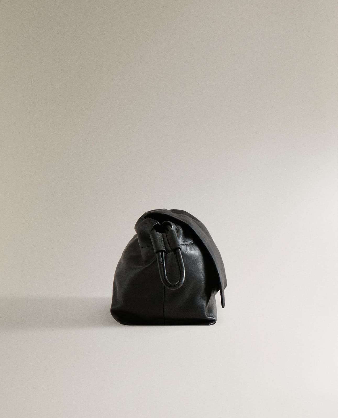 ZARA HOME КОЖАНАЯ КОСМЕТИЧКА ПАУЧ ракурс 2