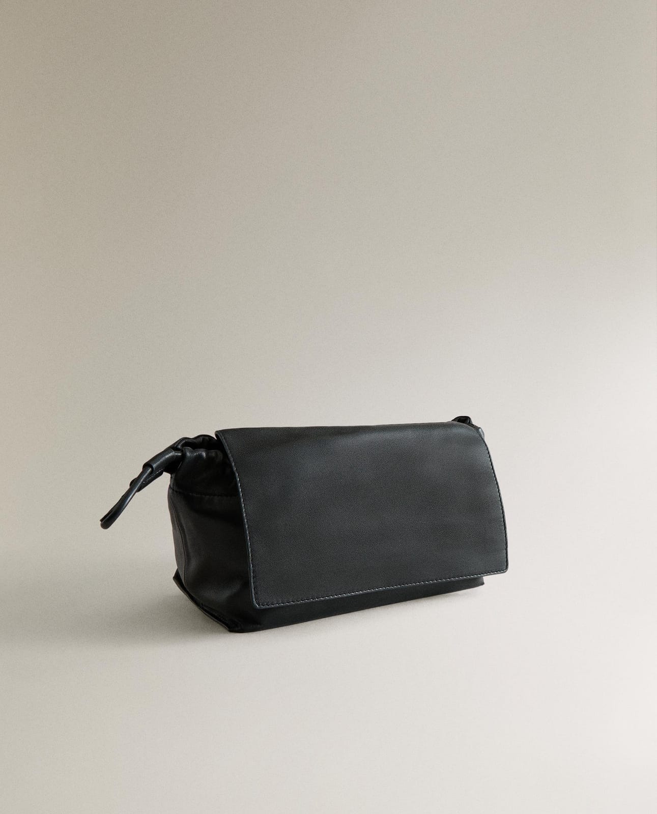 ZARA HOME КОЖАНАЯ КОСМЕТИЧКА ПАУЧ ракурс 7
