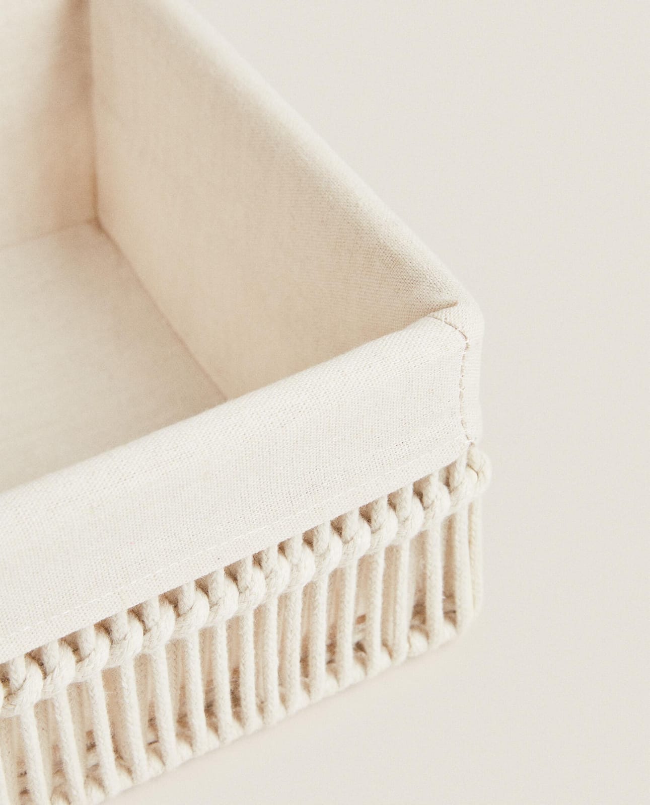 ZARA HOME ПРЯМОУГОЛЬНАЯ КОРЗИНА С ХЛОПКОВОЙ ПОДКЛАДКОЙ ракурс 6