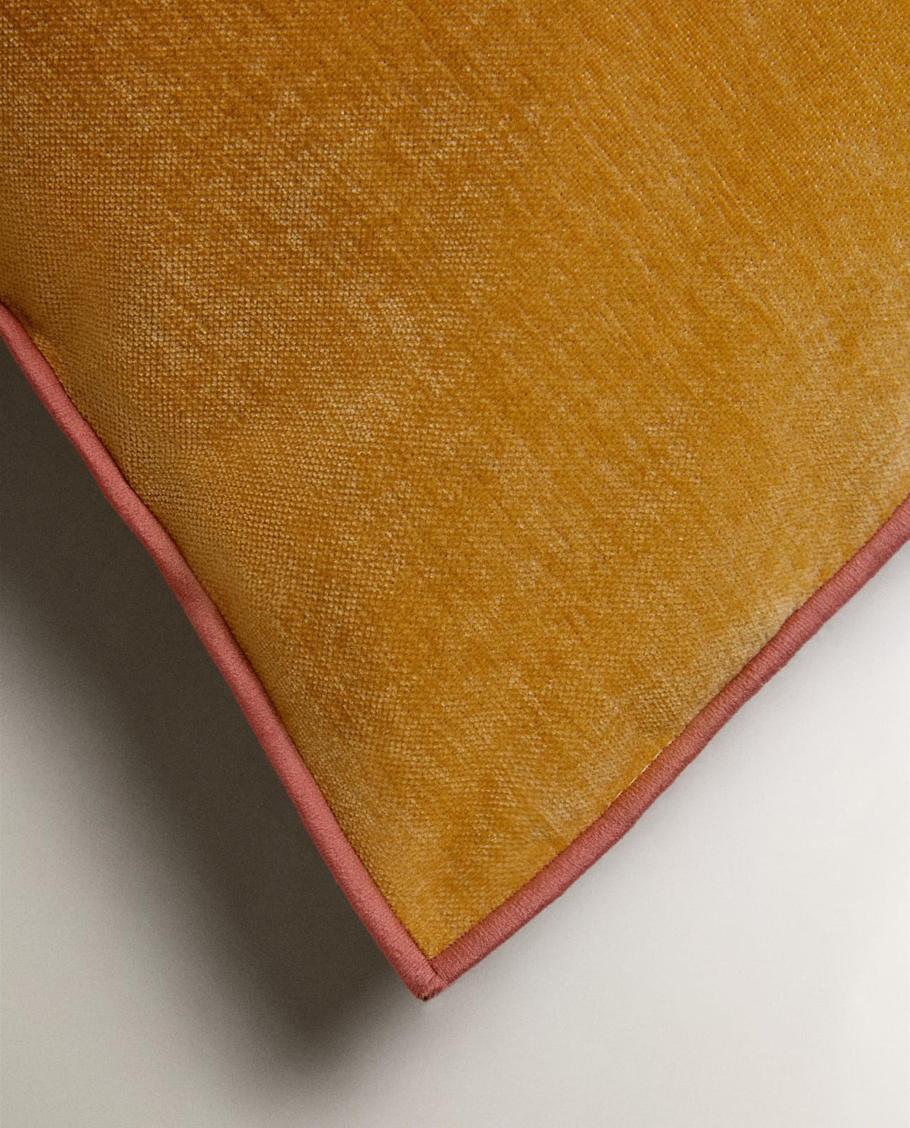 ZARA HOME ЧЕХОЛ ИЗ ШЕНИЛЛА ракурс 4