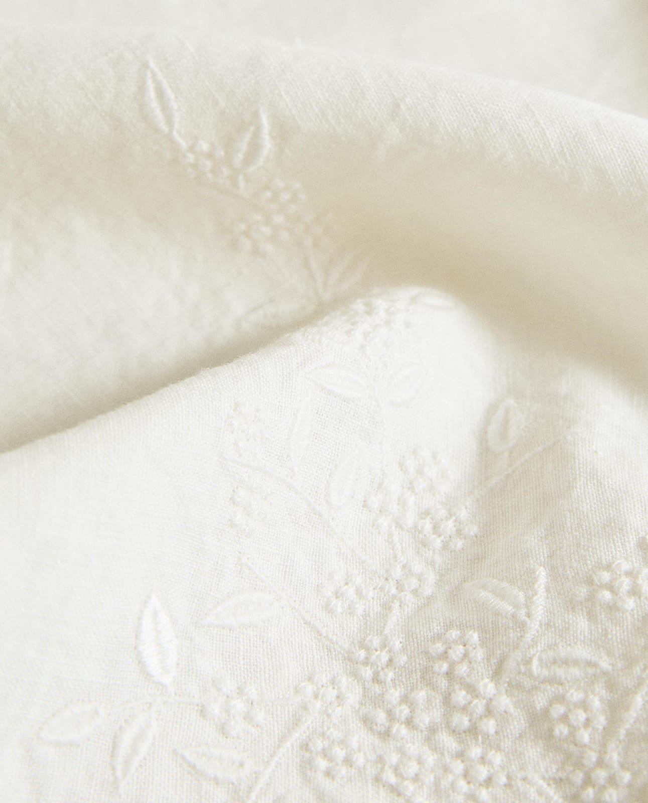 ZARA HOME ЛЬНЯНОЕ ПОЛОТЕНЦЕ С ВЫШИВКОЙ ракурс 3