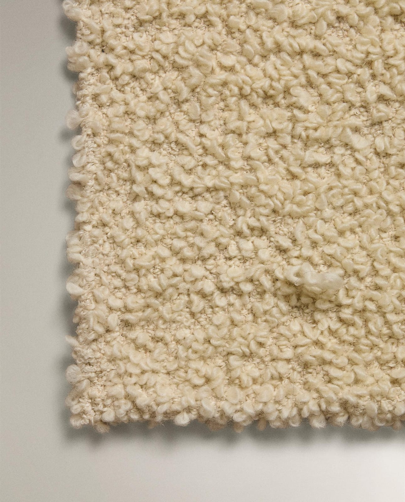 ZARA HOME ШЕРСТЯНОЙ КОВЕР ИЗ ТКАНИ БУКЛЕ ракурс 7