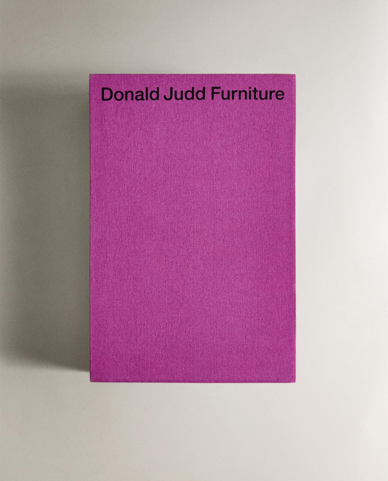 Печатная книга ZARA HOME КНИГА DONALD JUDD FURNITURE (АНГЛИЙСКИЙ) FUKSJA 24 x 16 x 4 см