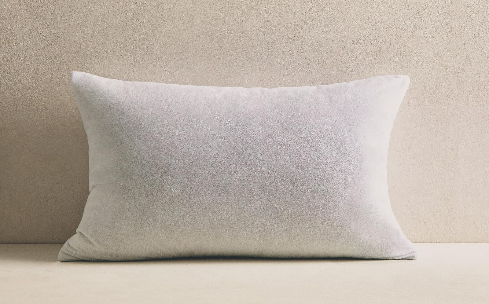 ZARA HOME ВОДОНЕПРОНИЦАЕМАЯ НАВОЛОЧКА ИЗ ХЛОПКА МАХРОВОГО ракурс 2