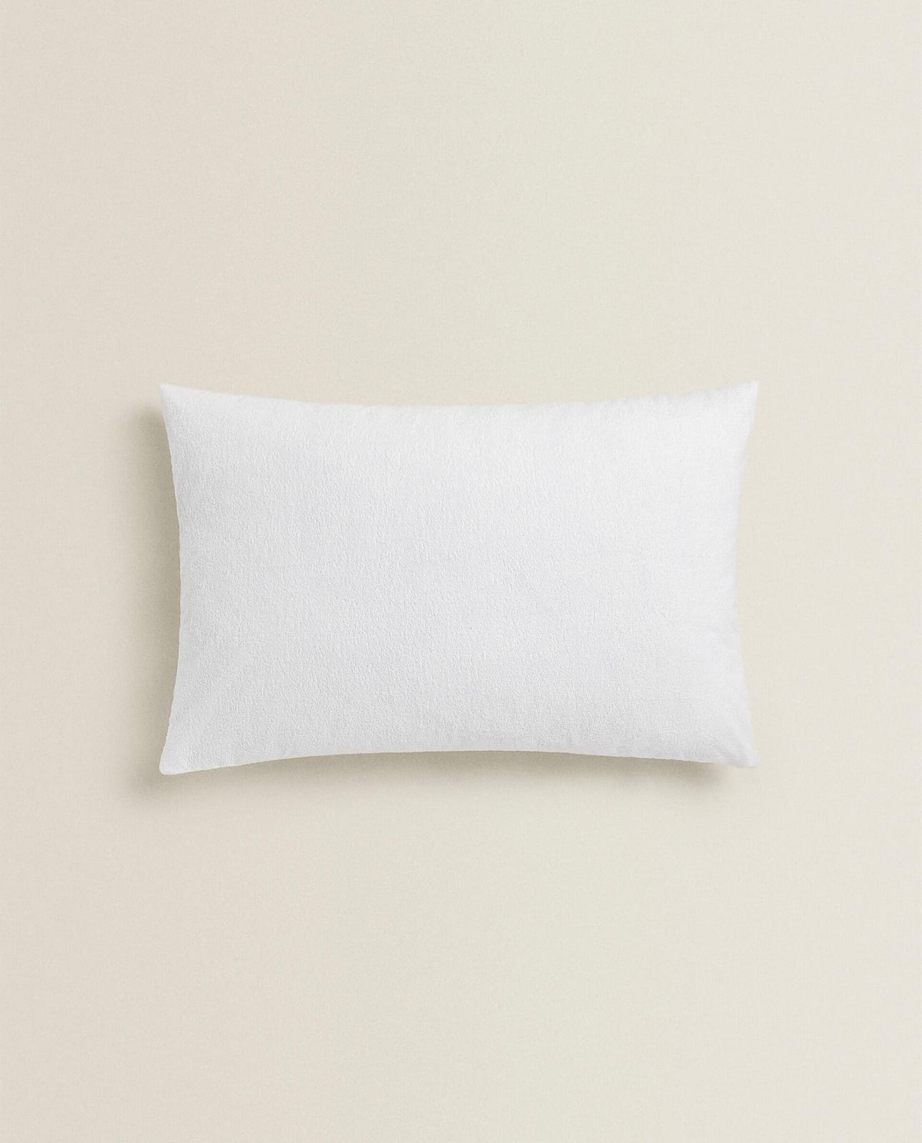 ZARA HOME ВОДОНЕПРОНИЦАЕМАЯ НАВОЛОЧКА ИЗ ХЛОПКА МАХРОВОГО ракурс 6