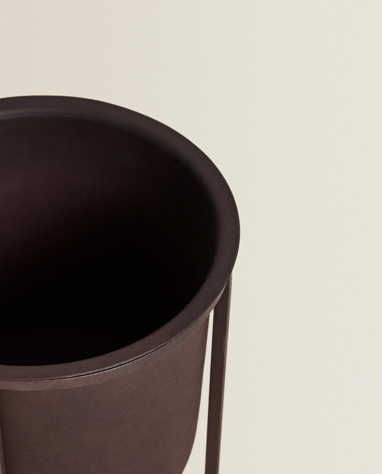 ZARA HOME МЕТАЛЛИЧЕСКИЙ ГОРШОК ракурс 5