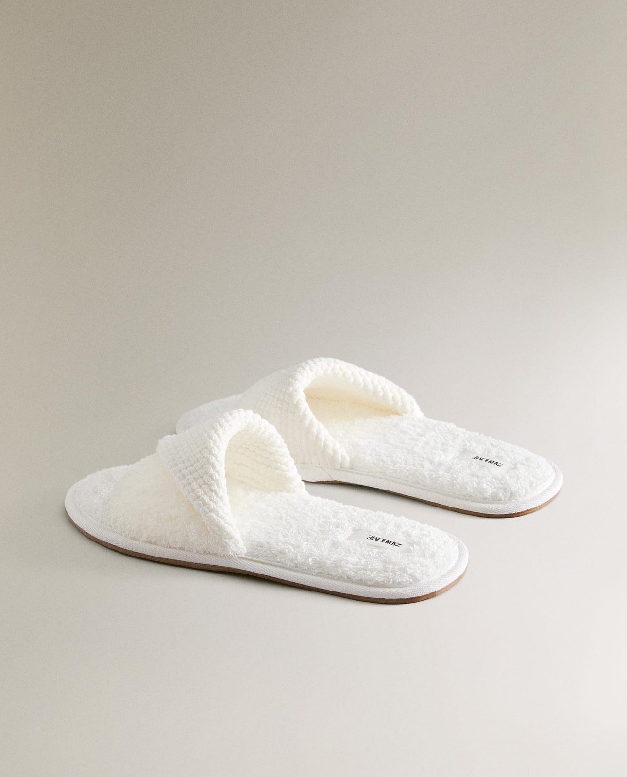 ZARA HOME Шлепанцы из махровой ткани ракурс 4