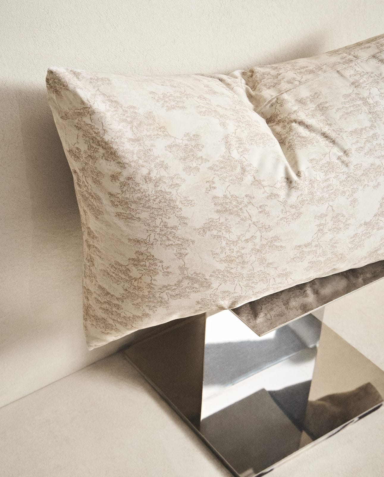 ZARA HOME Наволочка для подушки с принтом TOILE DE JOUY ракурс 8