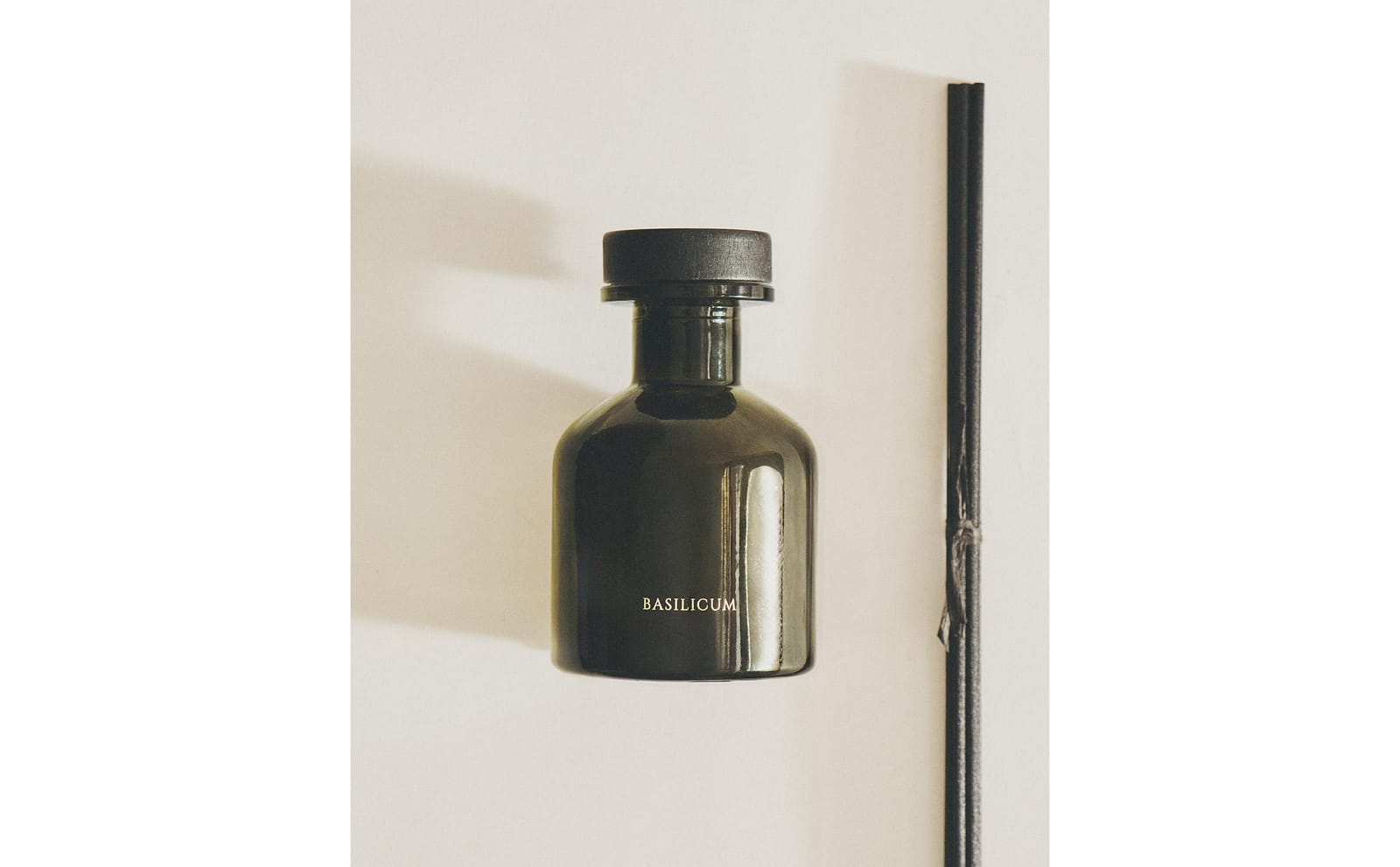 ZARA HOME (120 ML) ODŚWIEŻACZ POWIETRZA MIKADO BASILICUM ракурс 4