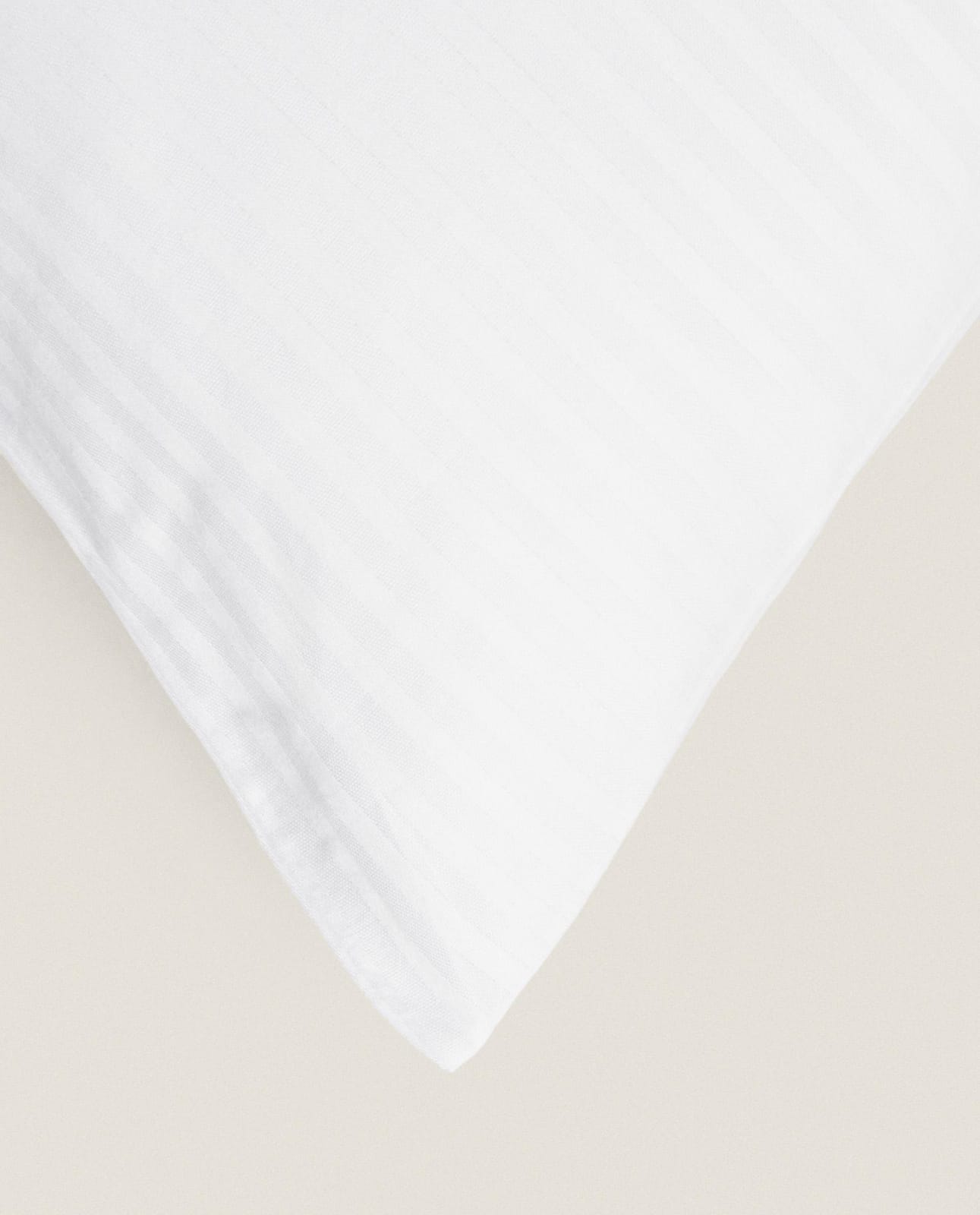ZARA HOME ХЛОПКОВАЯ НАВОЛОЧКА В ПОЛОСКУ ракурс 3