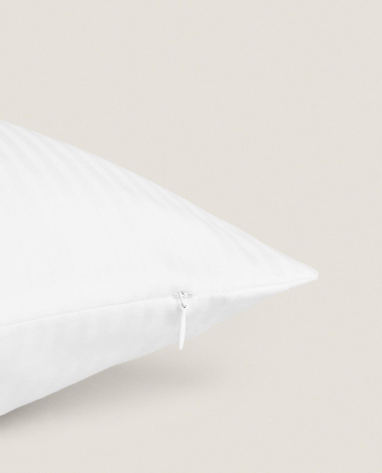 ZARA HOME ХЛОПКОВАЯ НАВОЛОЧКА В ПОЛОСКУ ракурс 2