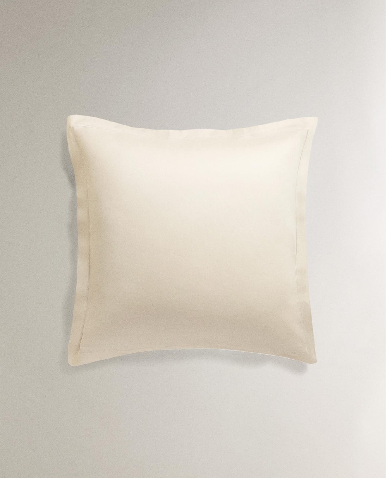 ZARA HOME САТИНОВАЯ НАВОЛОЧКА С ОТДЕЛКОЙ (300 НИТЕЙ) ракурс 5