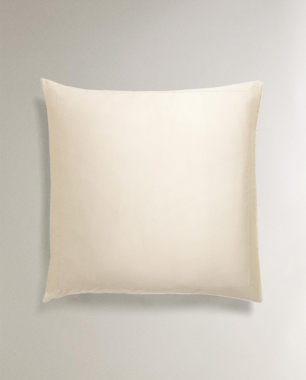 ZARA HOME САТИНОВАЯ НАВОЛОЧКА С ОТДЕЛКОЙ (300 НИТЕЙ) ракурс 7