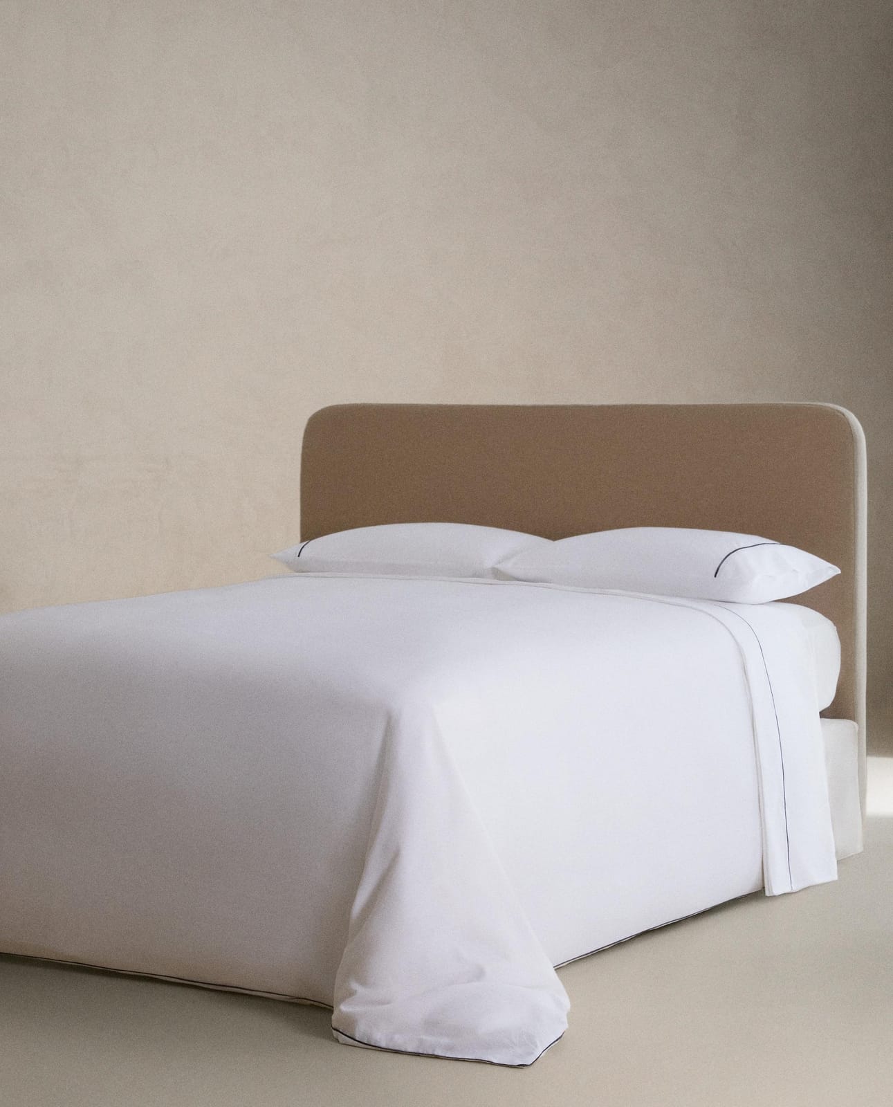 ZARA HOME ПОДОДЕЯЛЬНИК С СТЕГАНЫМ УЗОРОМ И ОТДЕЛКОЙ ракурс 3