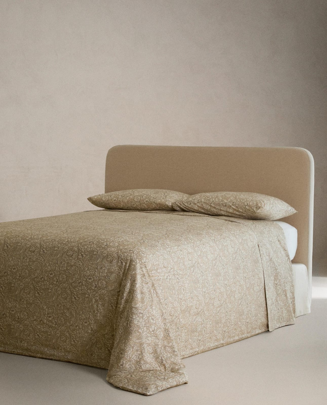 ZARA HOME ПОДОДЕЯЛЬНИК ХЛОПКОВЫЙ САТИН В ЦВЕТЫ MORRIS & CO. ракурс 6
