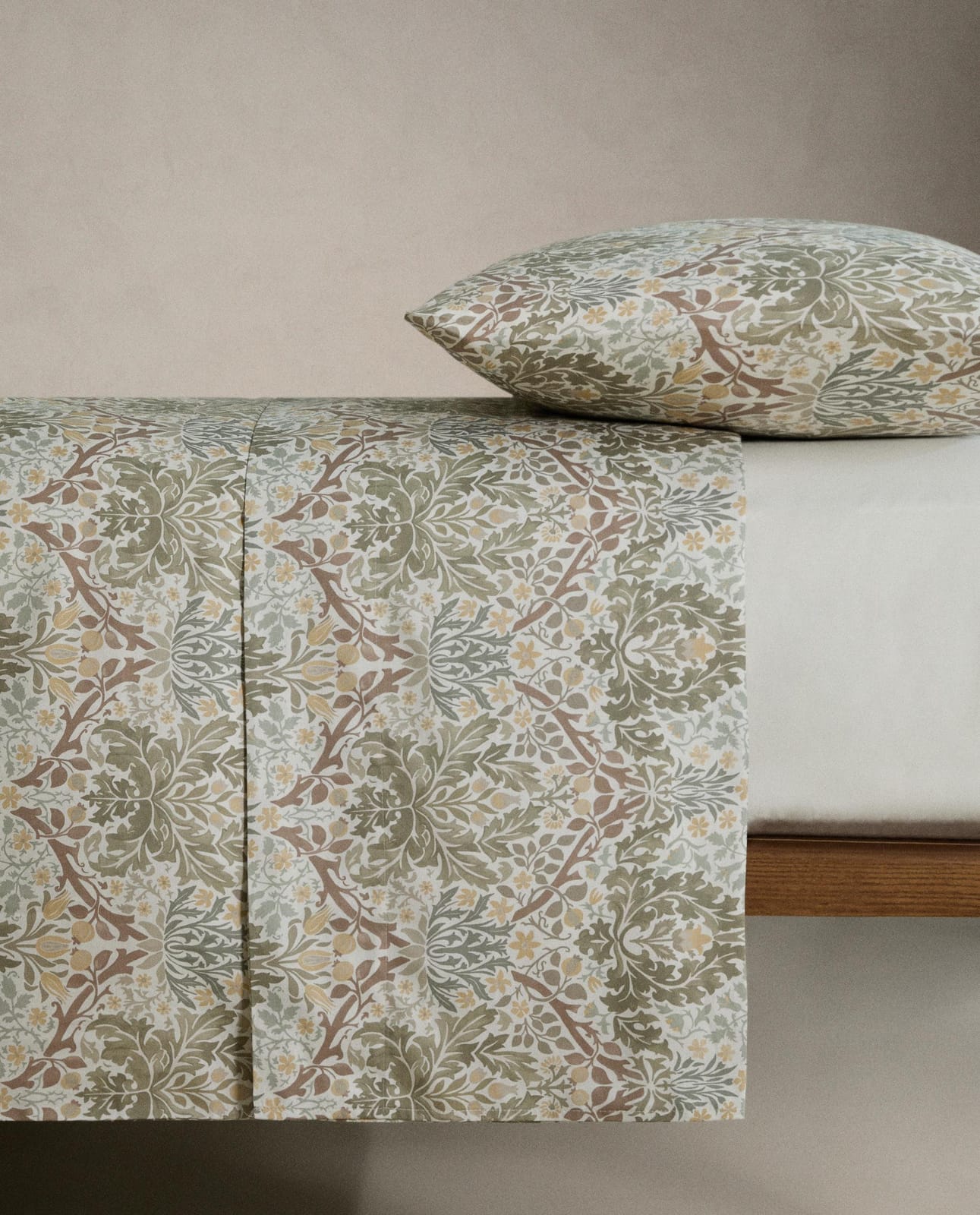 ZARA HOME НАВОЛОЧКА НА ОДЕЯЛО ХЛОПОК САТИН ЛИСТЬЯ MORRIS & CO. ракурс 2