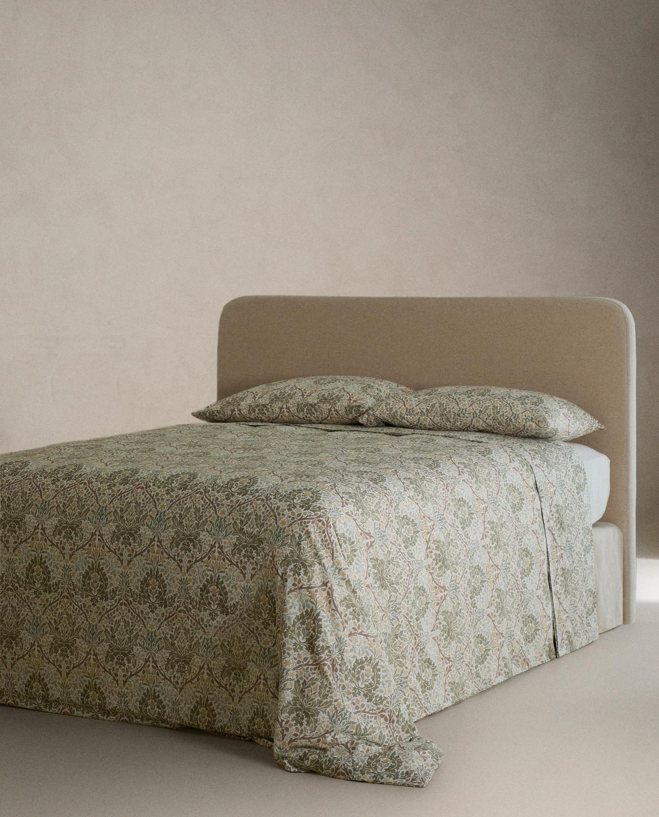 ZARA HOME НАВОЛОЧКА НА ОДЕЯЛО ХЛОПОК САТИН ЛИСТЬЯ MORRIS & CO. ракурс 3
