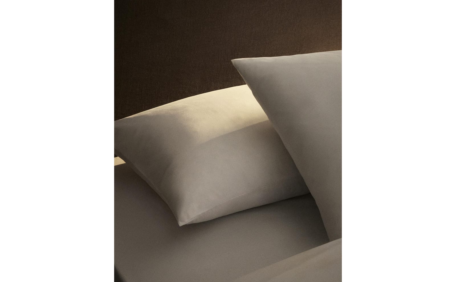 ZARA HOME НАВОЛОЧКА ИЗ ПЕРКАЛЯ (ПЛОТНОСТЬ 200 НИТЕЙ) ракурс 6