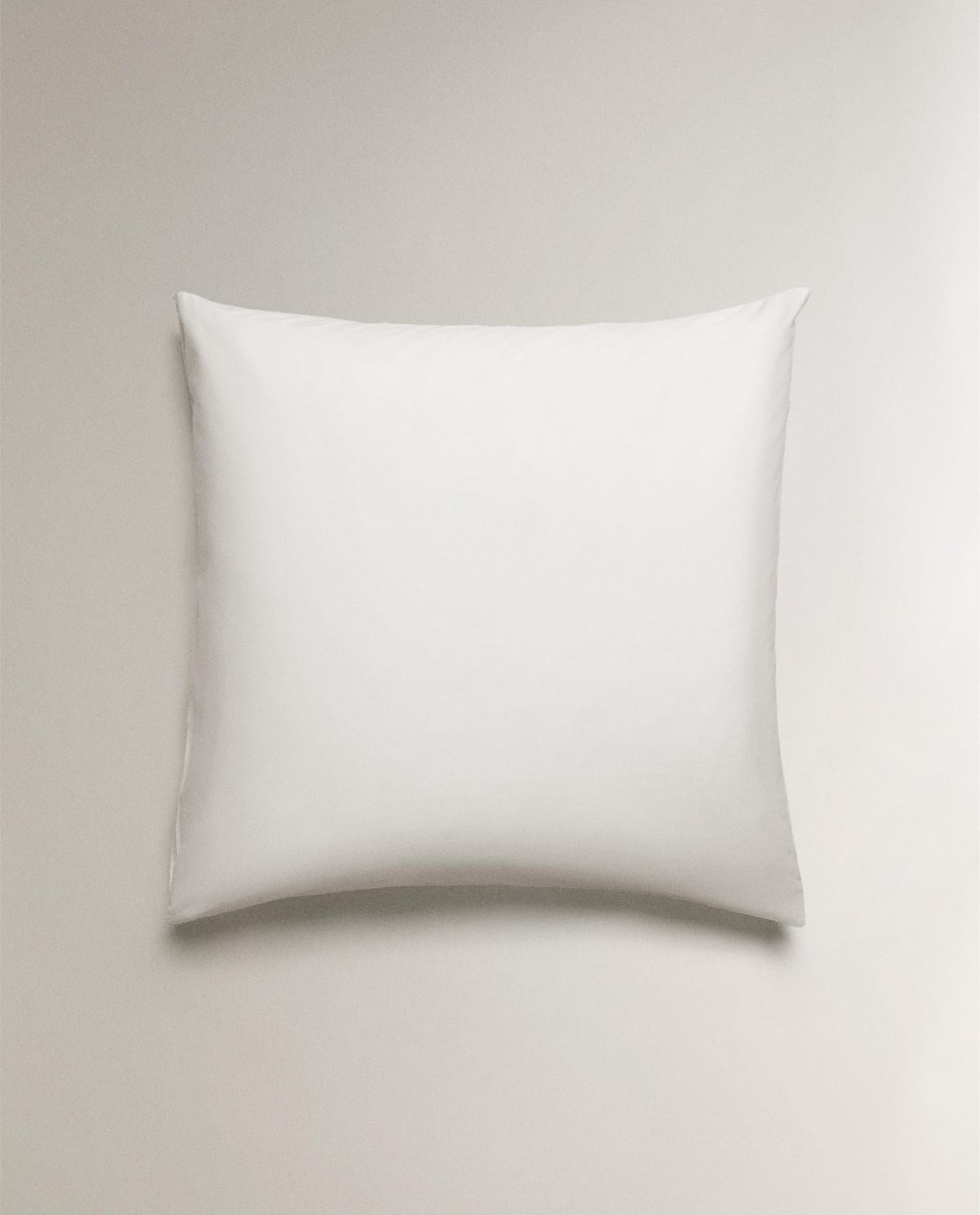 ZARA HOME НАВОЛОЧКА ИЗ ПЕРКАЛЯ (ПЛОТНОСТЬ 200 НИТЕЙ) ракурс 4